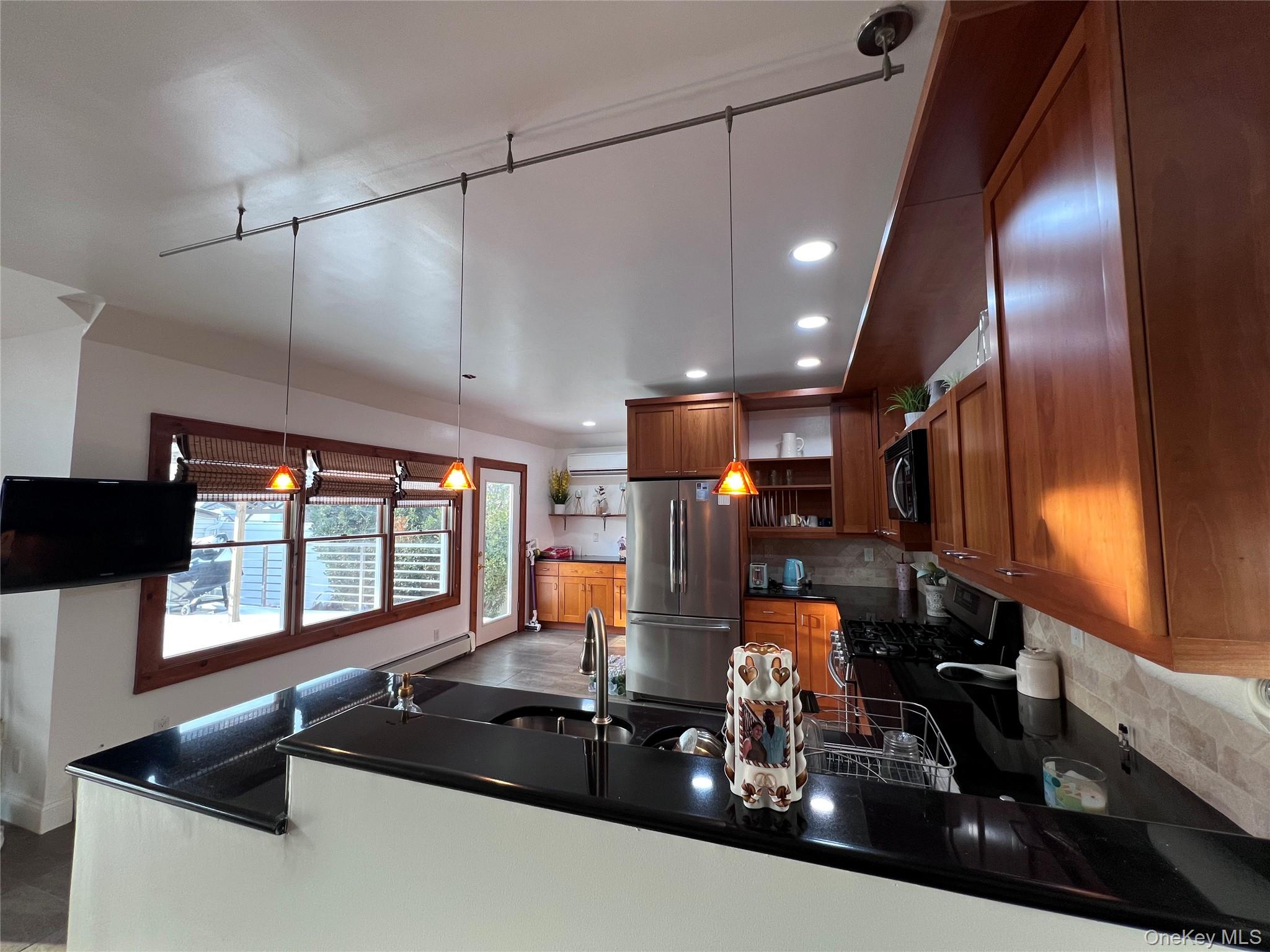3442 Colony Drive Property Photo 8