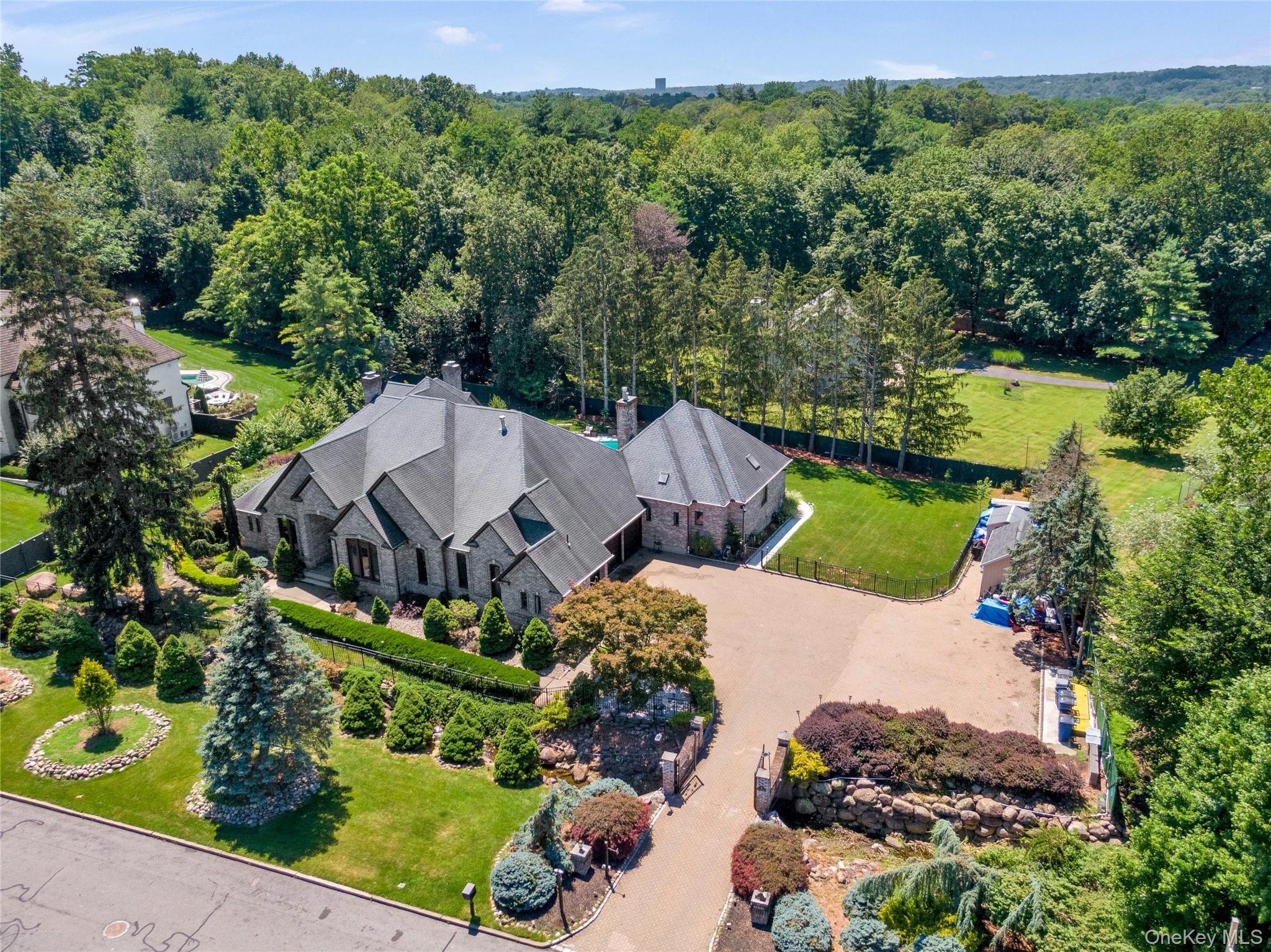 26 Pine Glen Drive Property Photo 3