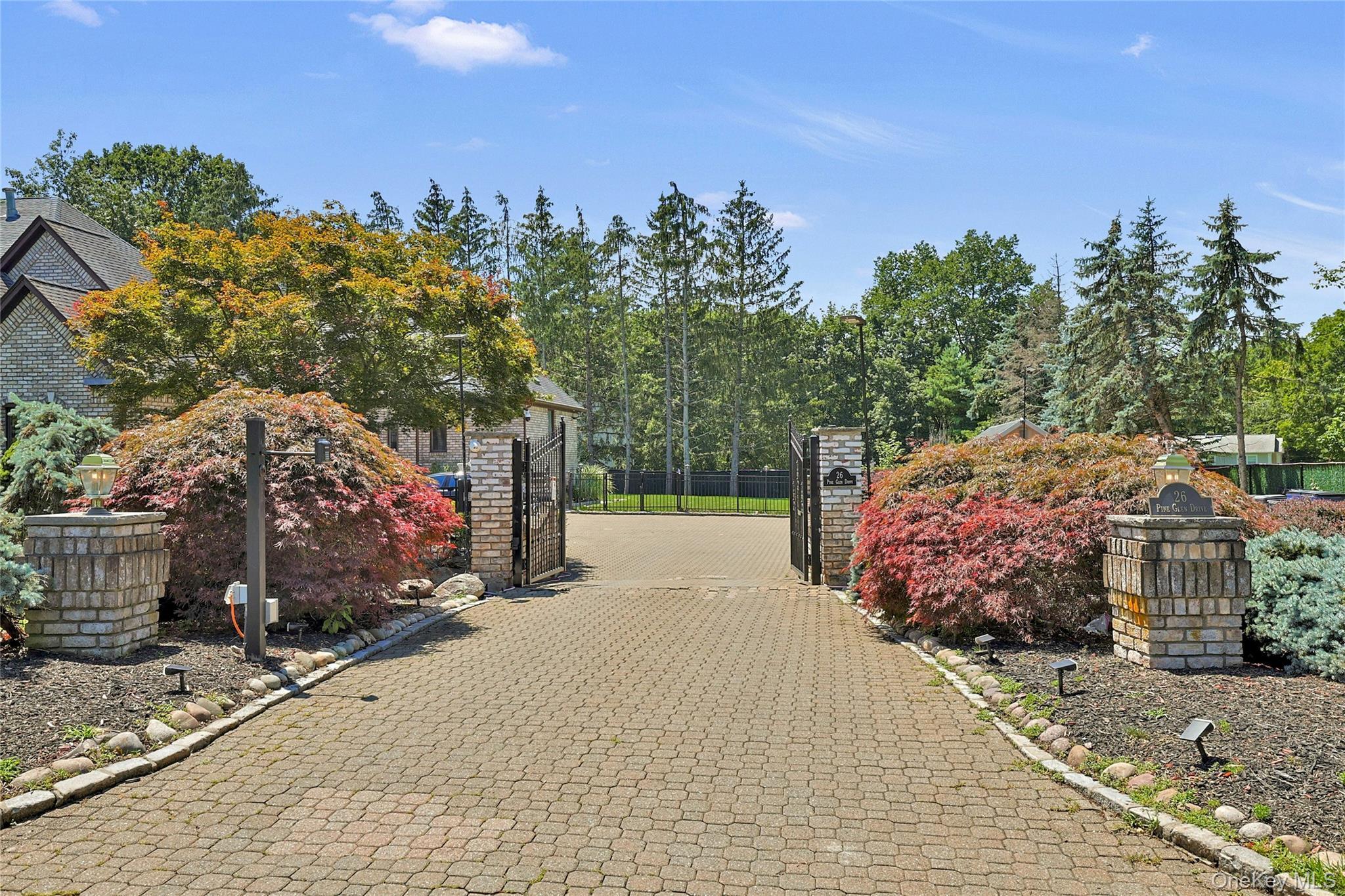 26 Pine Glen Drive Property Photo 4
