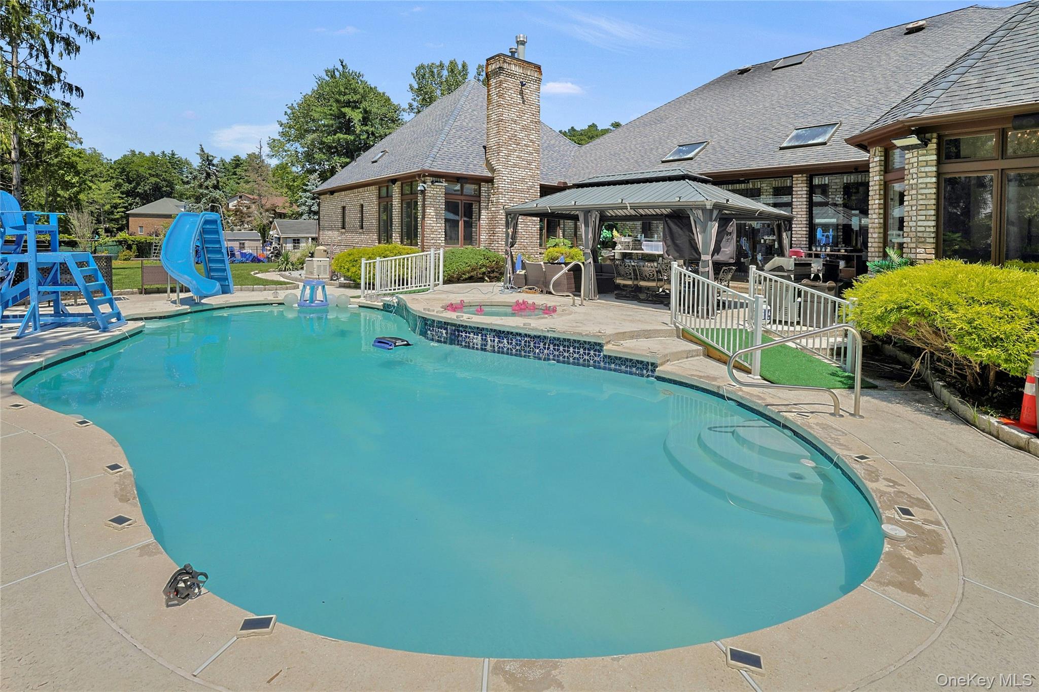 26 Pine Glen Drive Property Photo 8