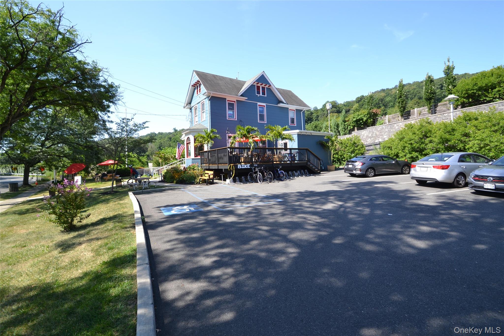 282 S Broadway Property Photo 3