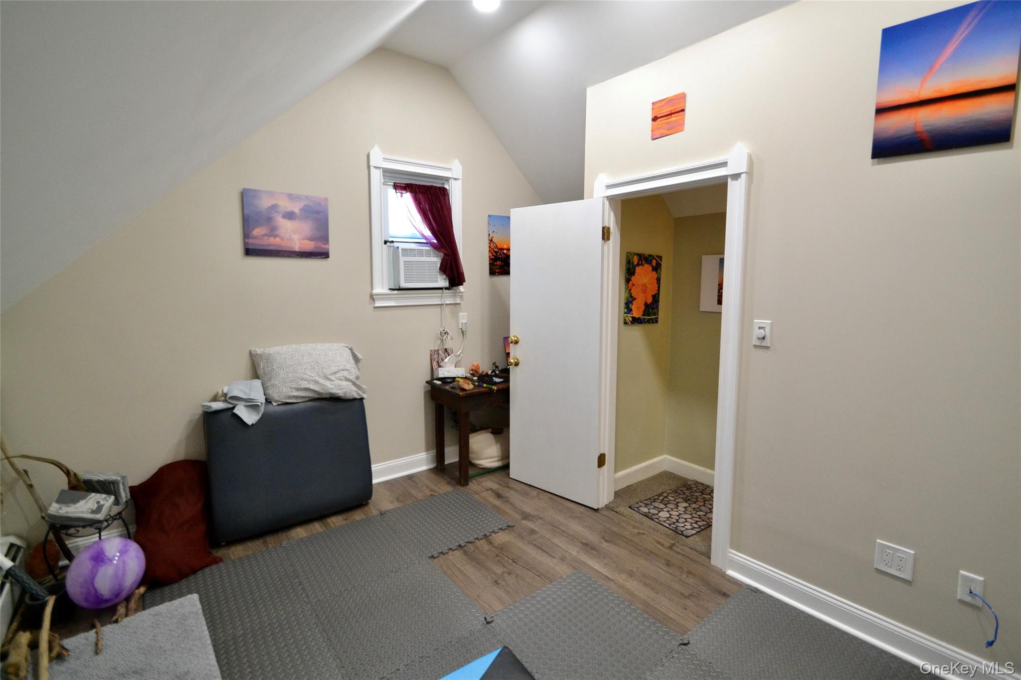 282 S Broadway Property Photo 7