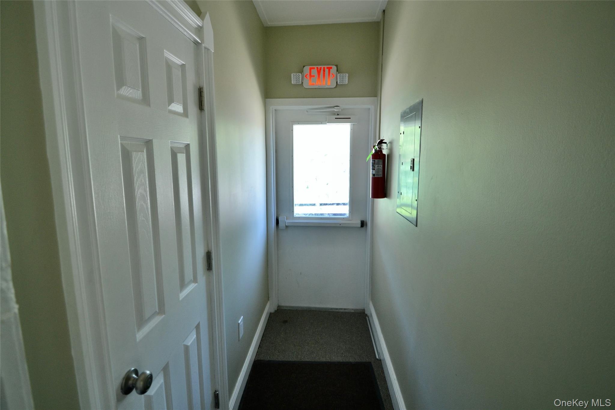 282 S Broadway Property Photo 10