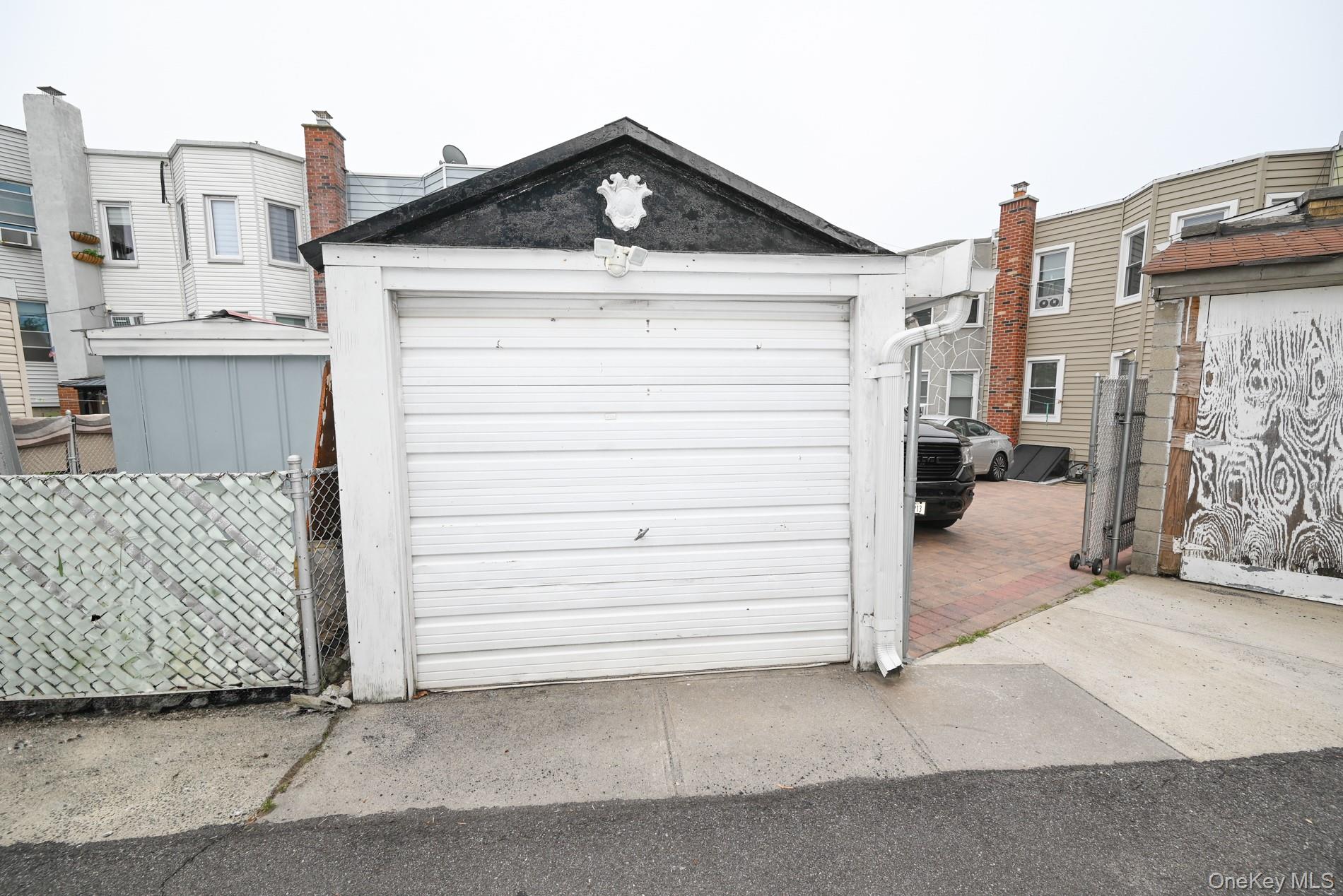 6062 Flushing Avenue Property Photo 18
