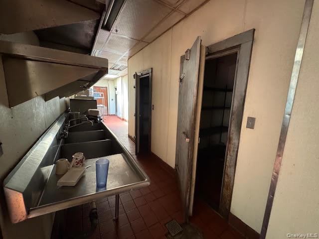 909 Union Avenue Property Photo 29