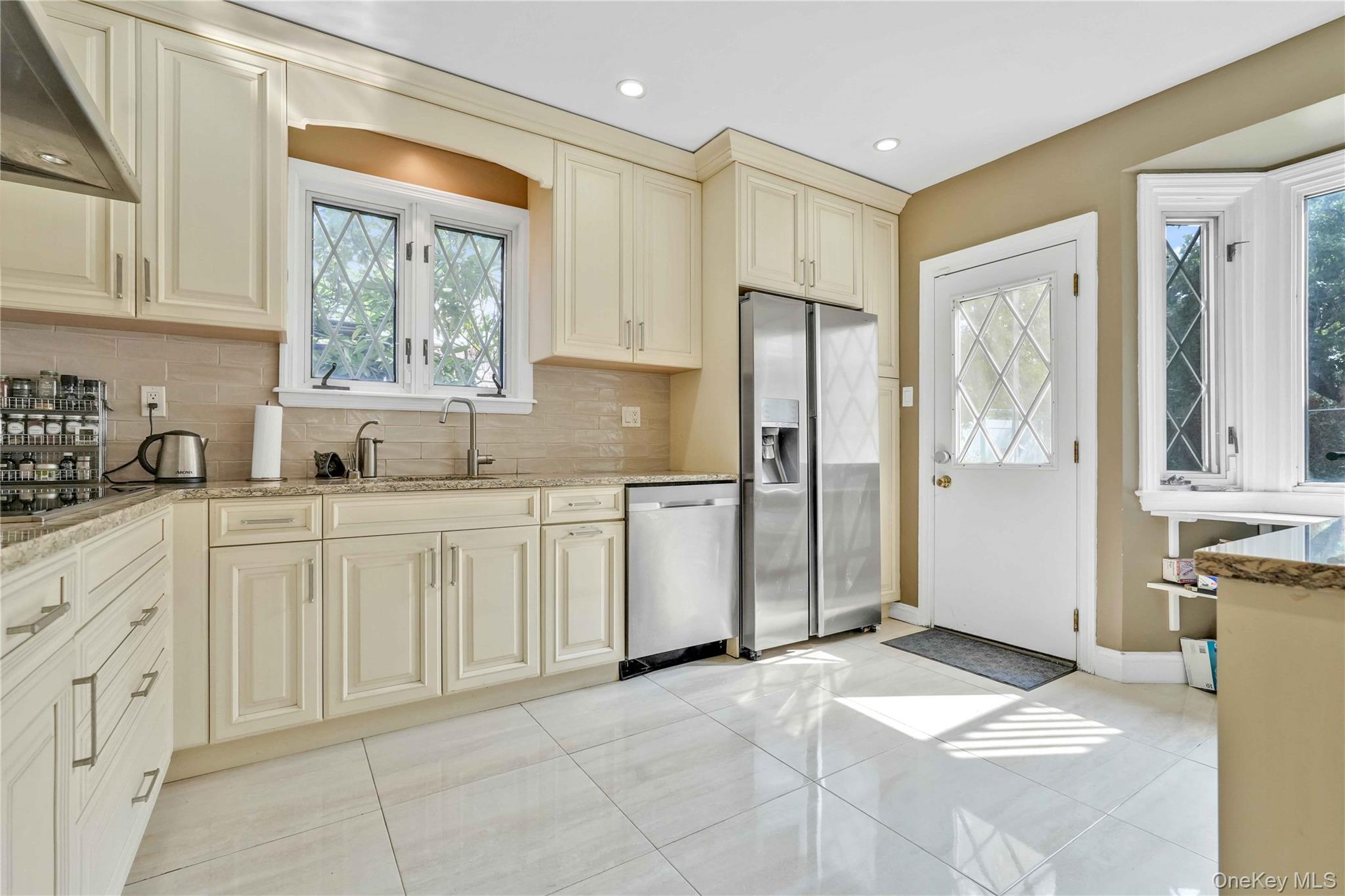 3029 143rd Street Property Photo 6