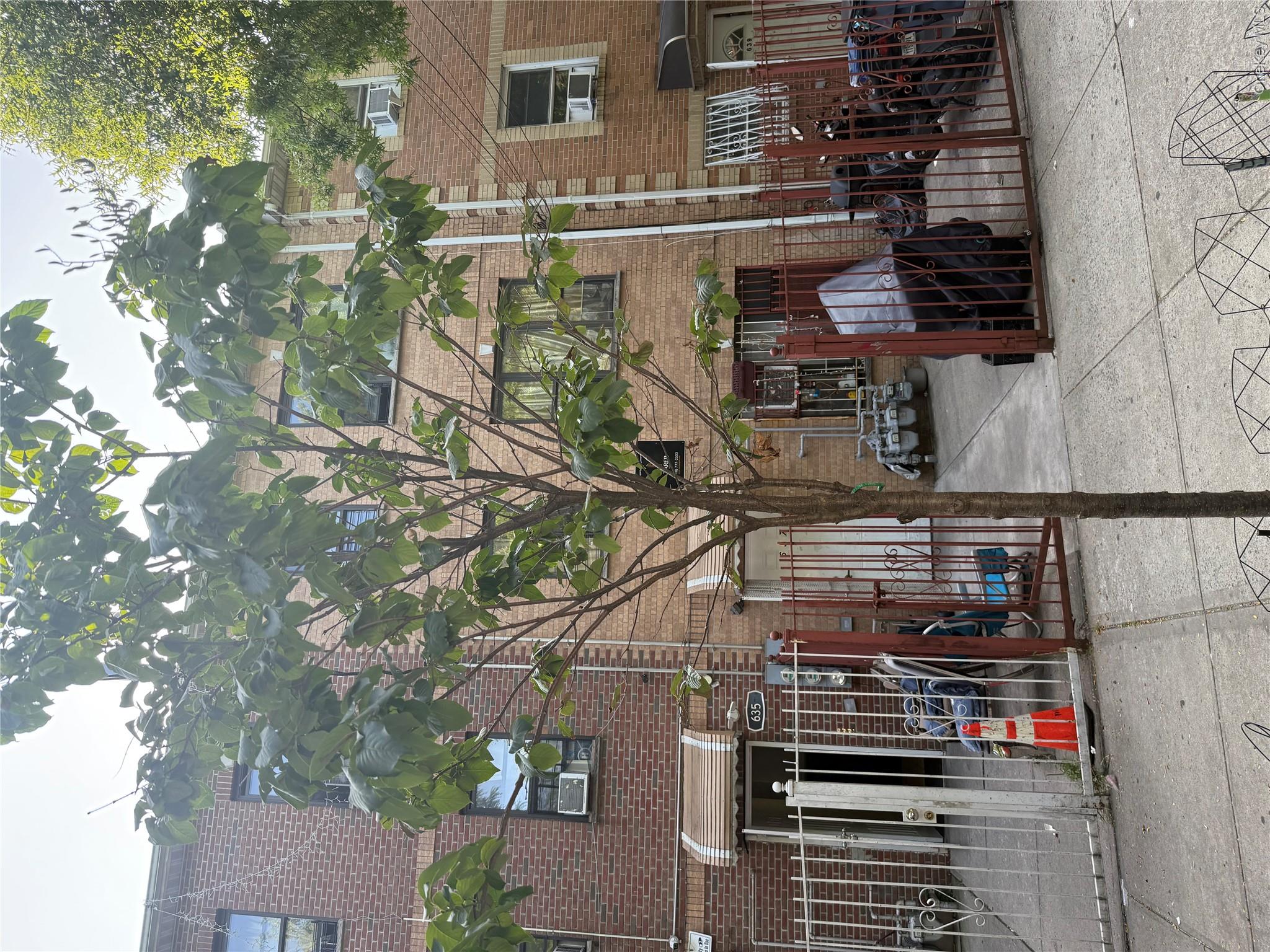 637 Barretto Street Property Photo 2