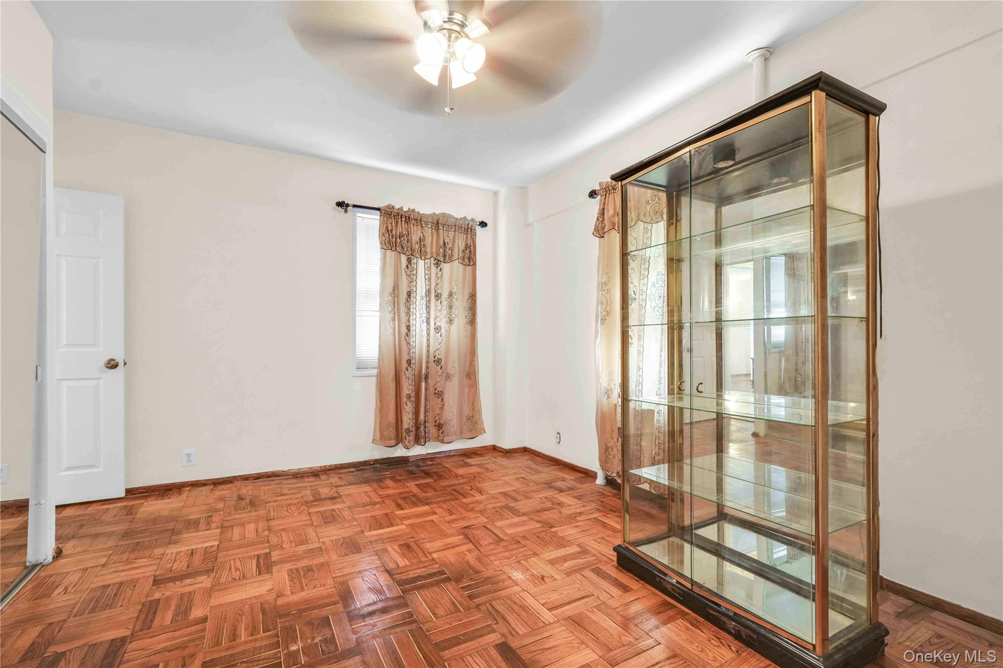6 Fordham Hill Oval 11g Property Photo 13