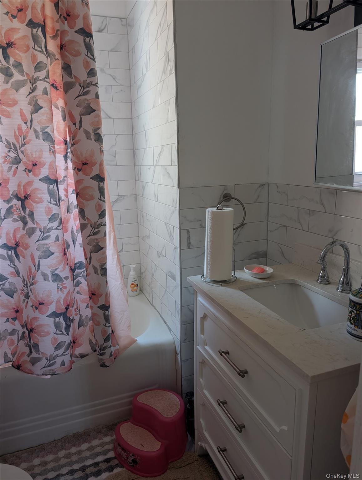 186 Westbury Boulevard Property Photo 5
