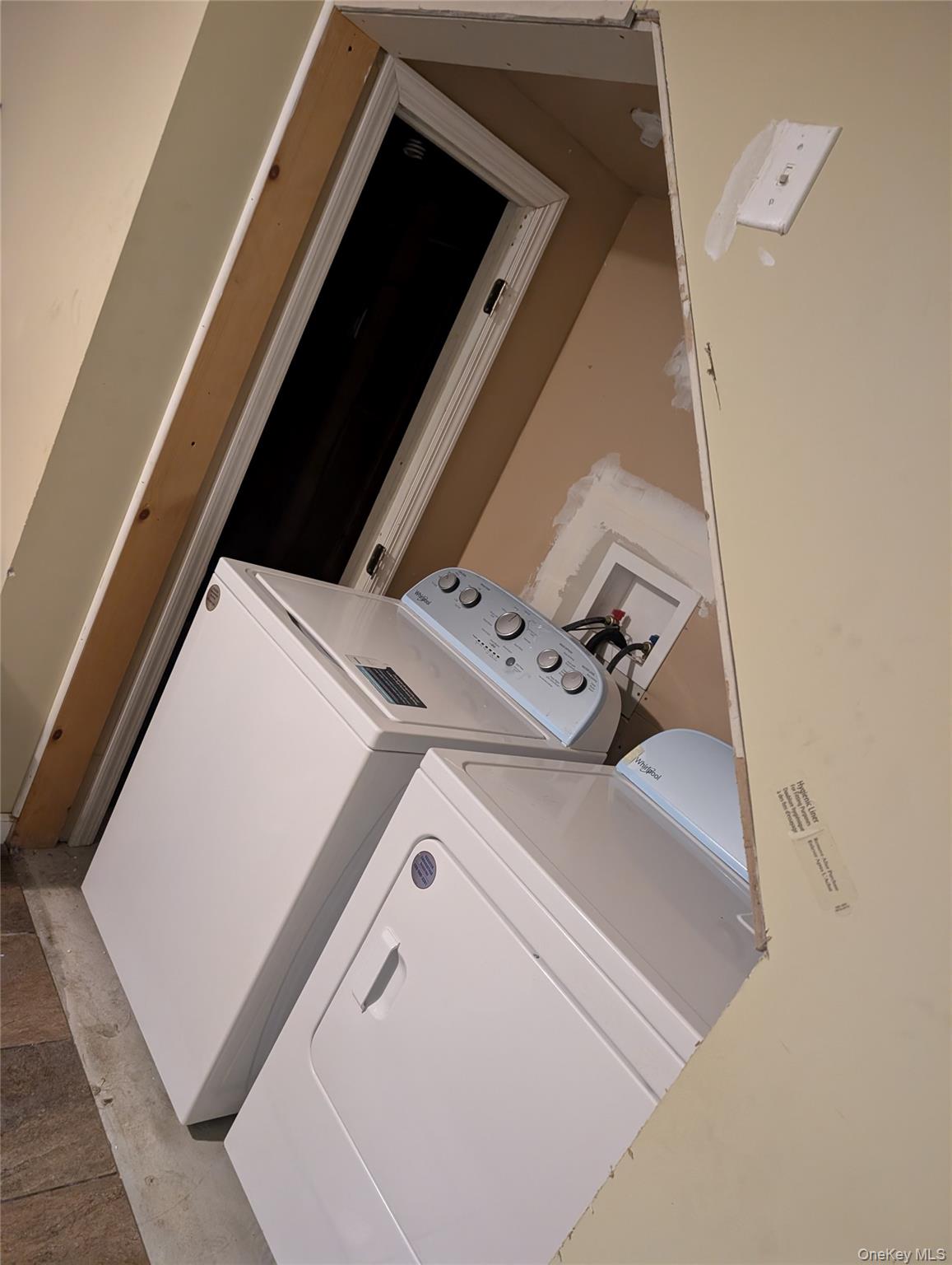 186 Westbury Boulevard Property Photo 7