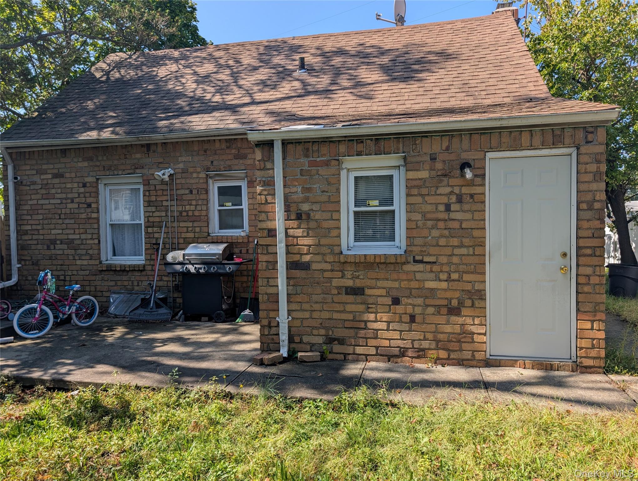 186 Westbury Boulevard Property Photo 11