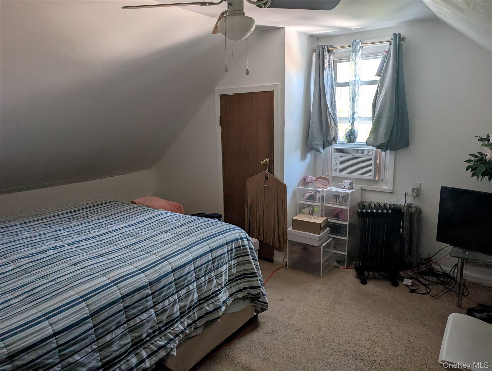 186 Westbury Boulevard Property Photo 15