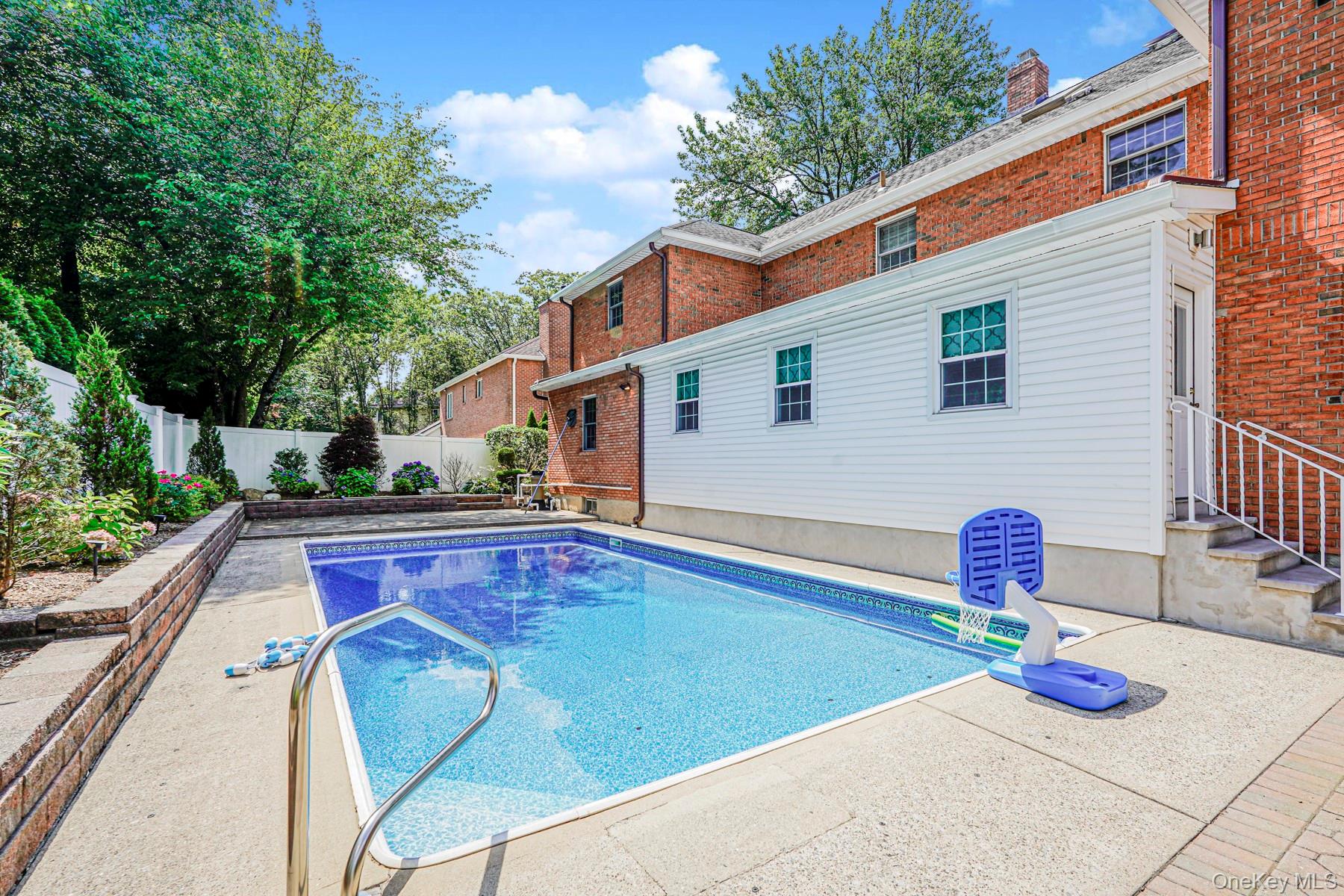 74 Longfellow Avenue Property Photo 39