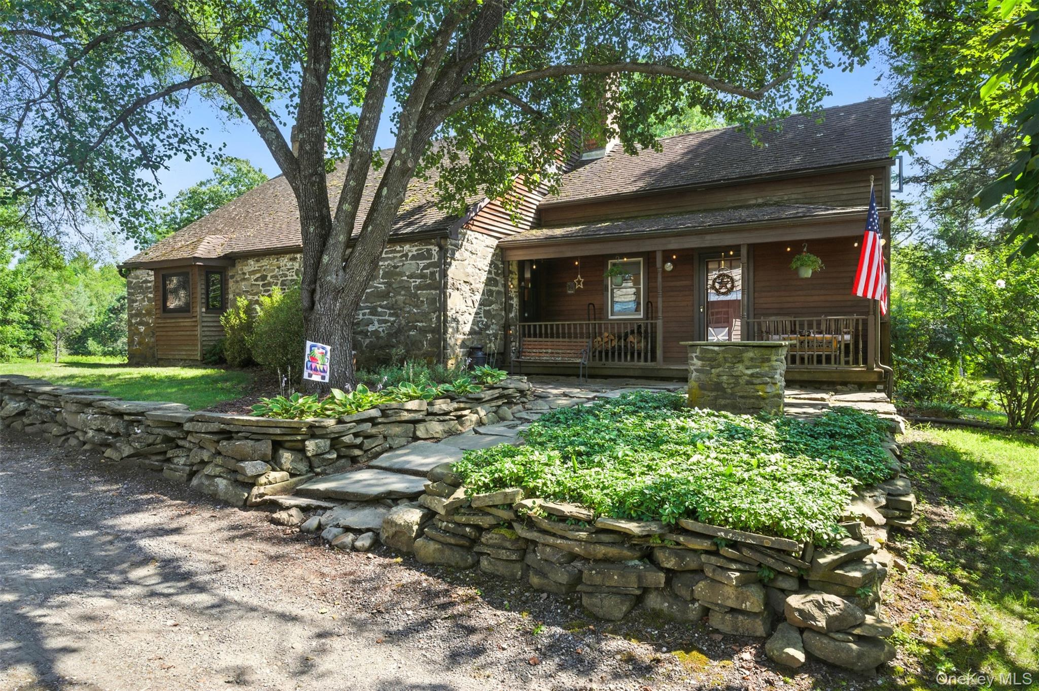442 S Ohioville Road Property Photo 1