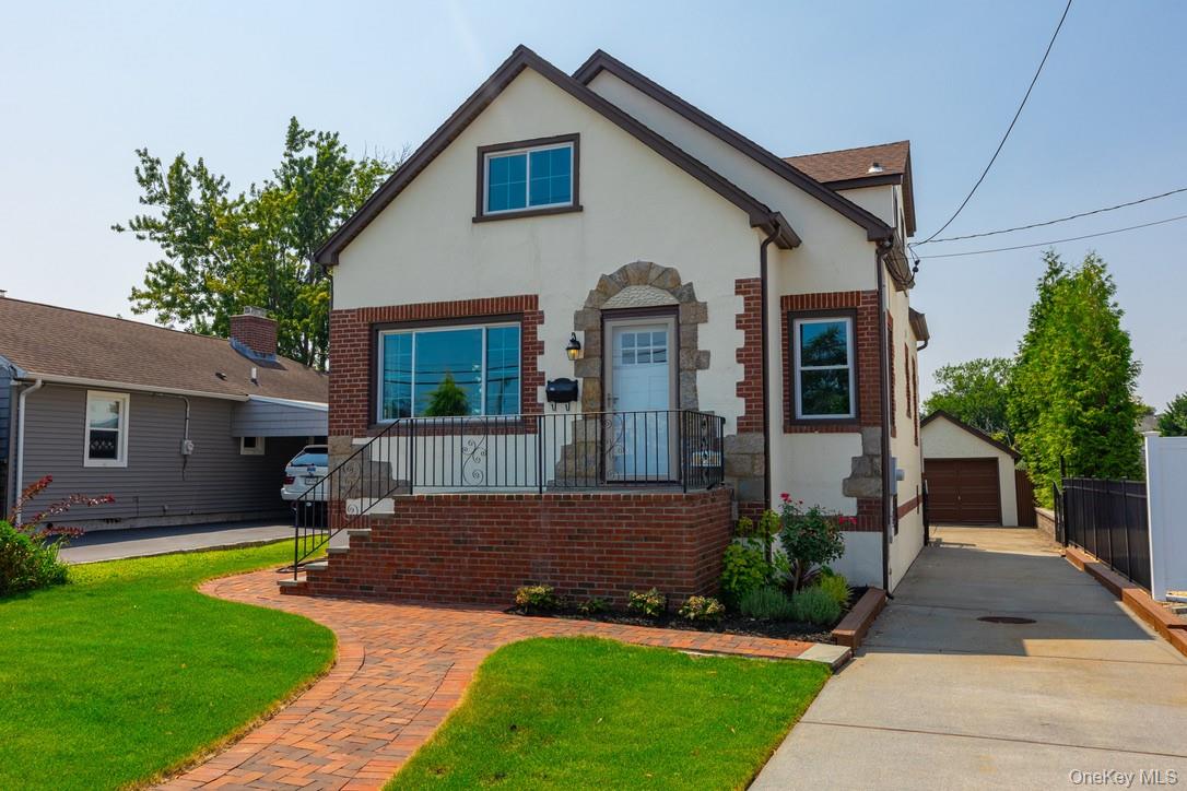 94 Alhambra Road Property Photo 1