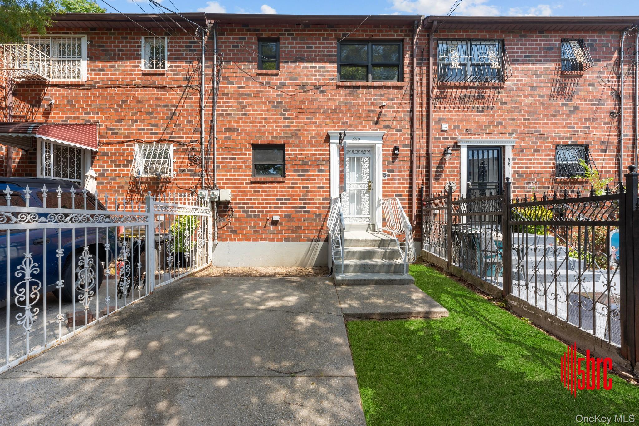 559 Cleveland Street Property Photo 1