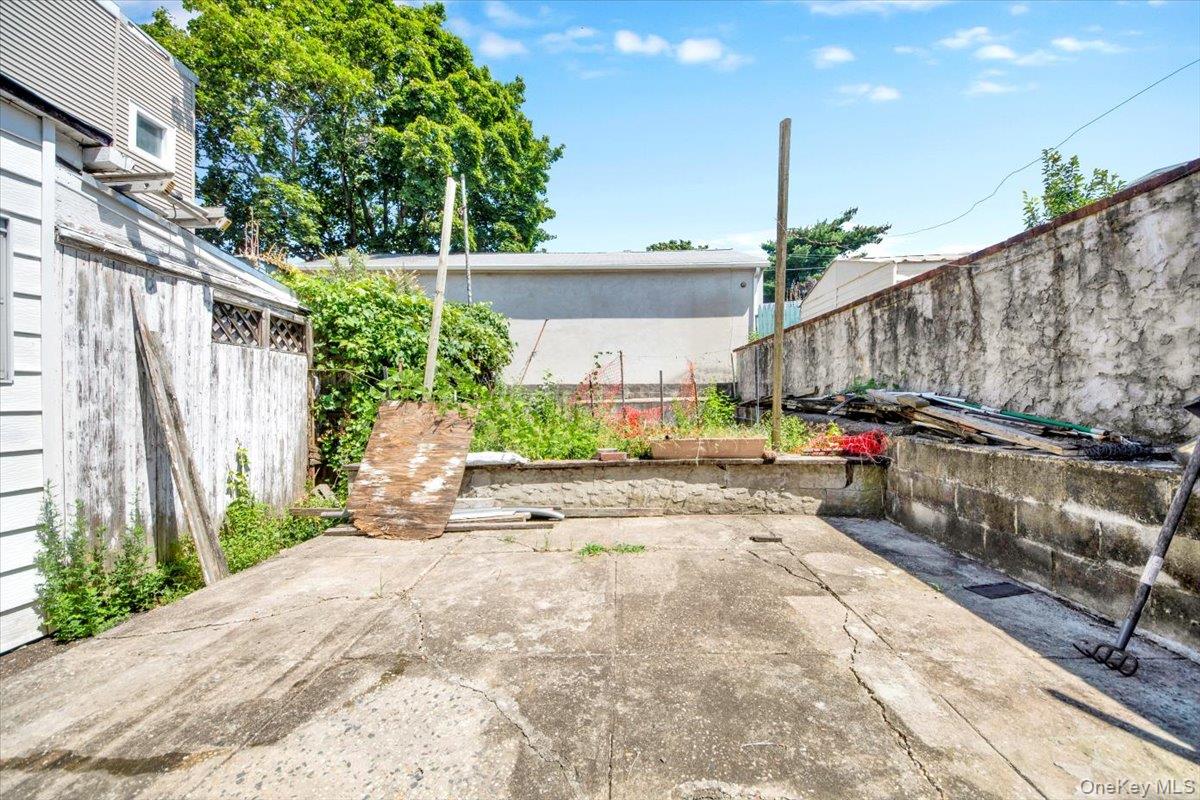 141 Webster Avenue Property Photo 2