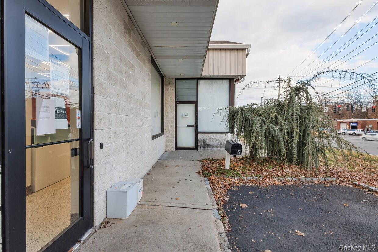 2 Suffern Lane Property Photo 4