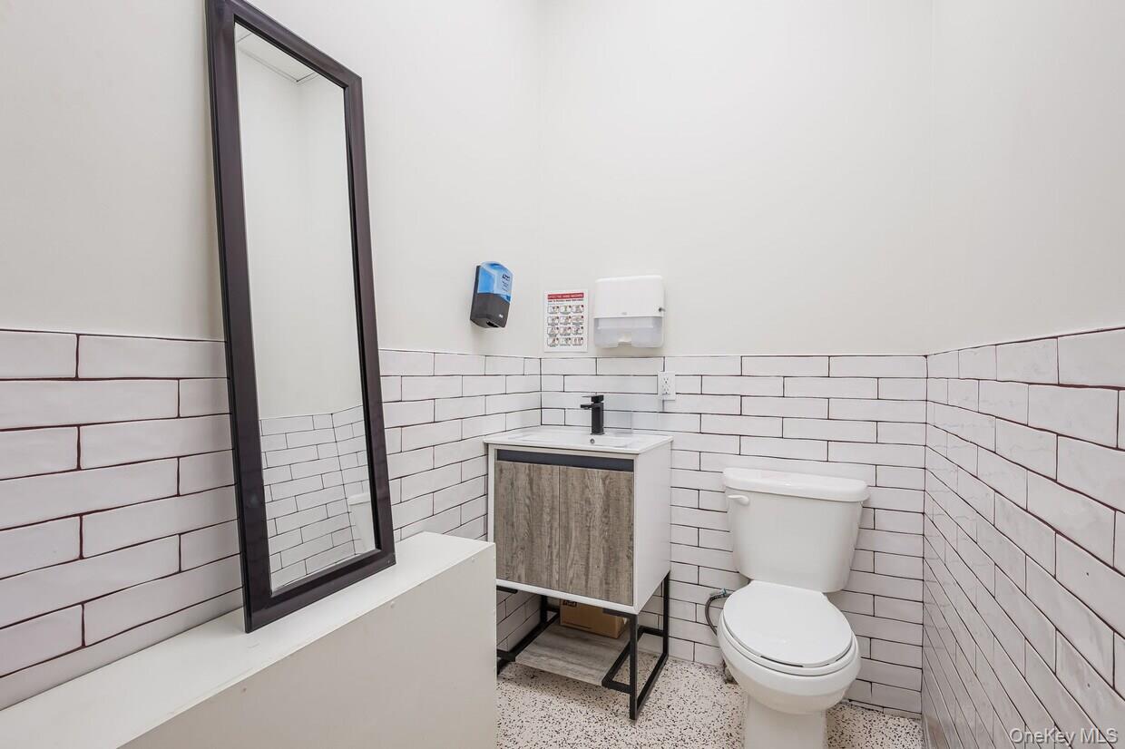 2 Suffern Lane Property Photo 11