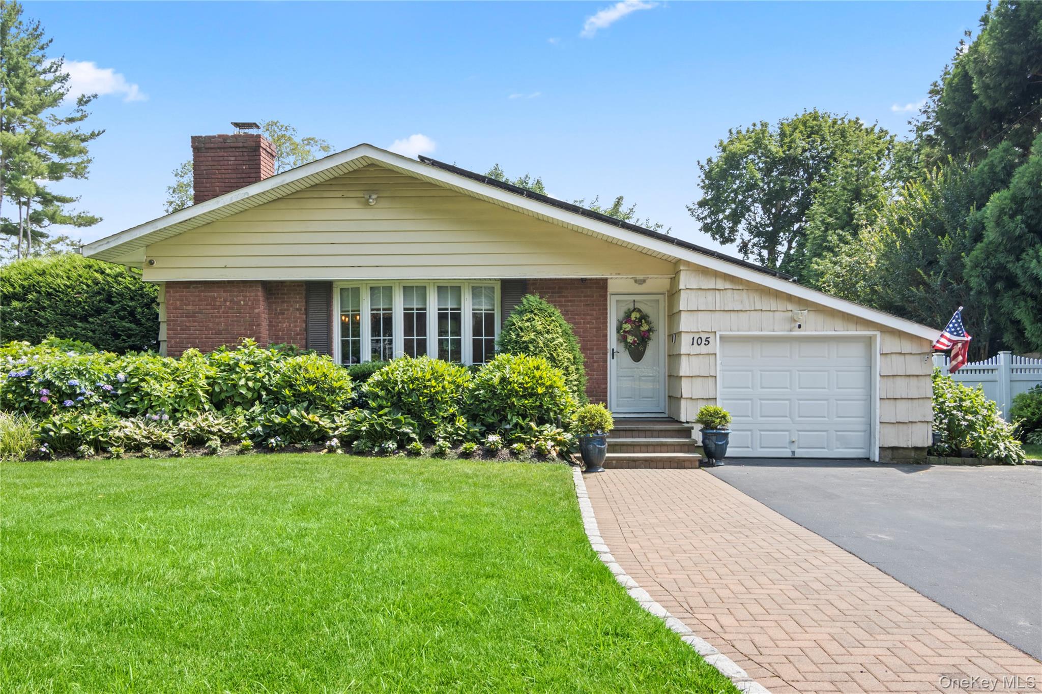 105 Midway Avenue Property Photo 1