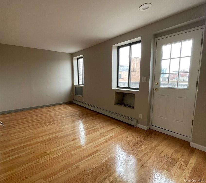 132-25 Pople Ave Property Photo 3