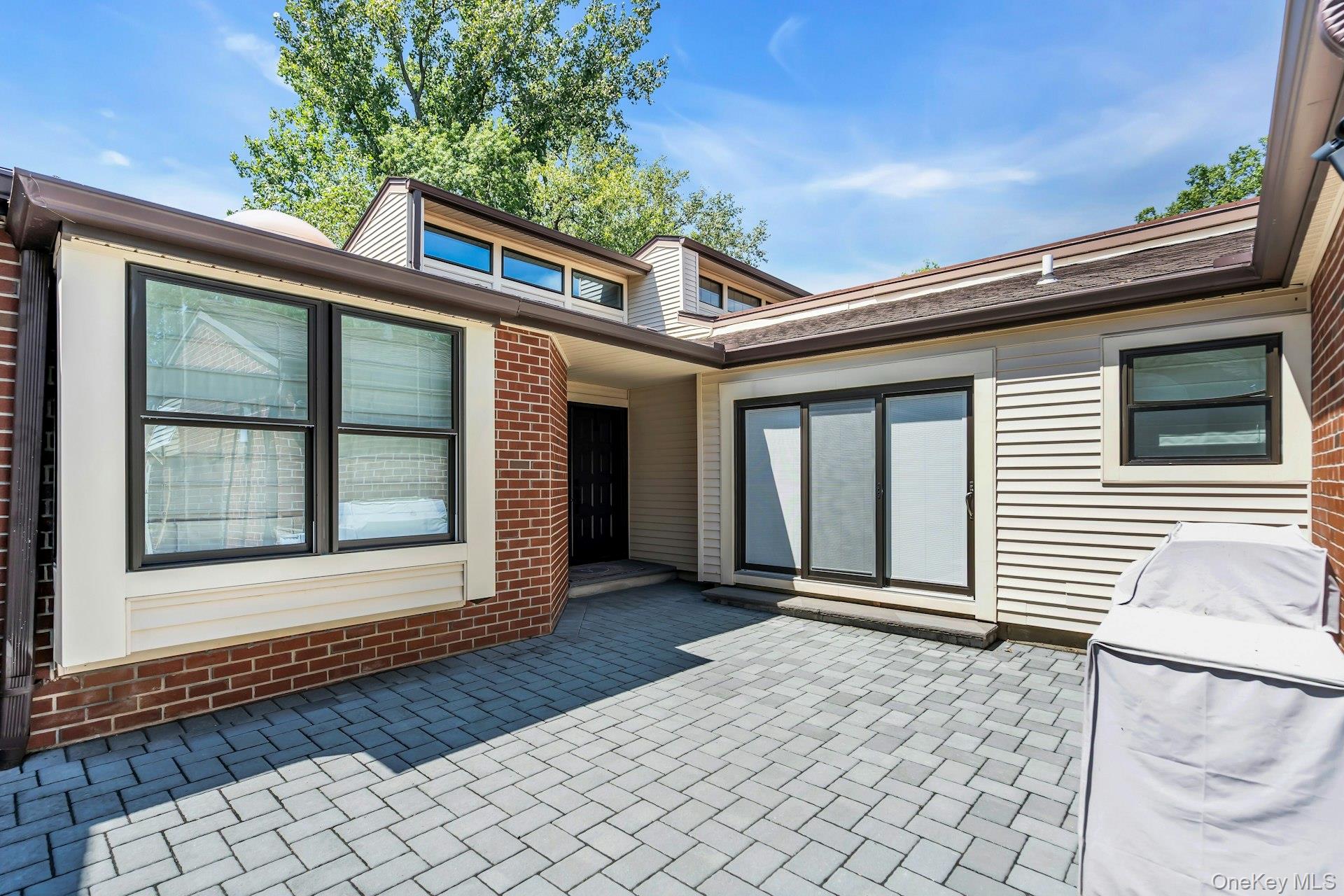 211 Hornbill Drive Property Photo 3