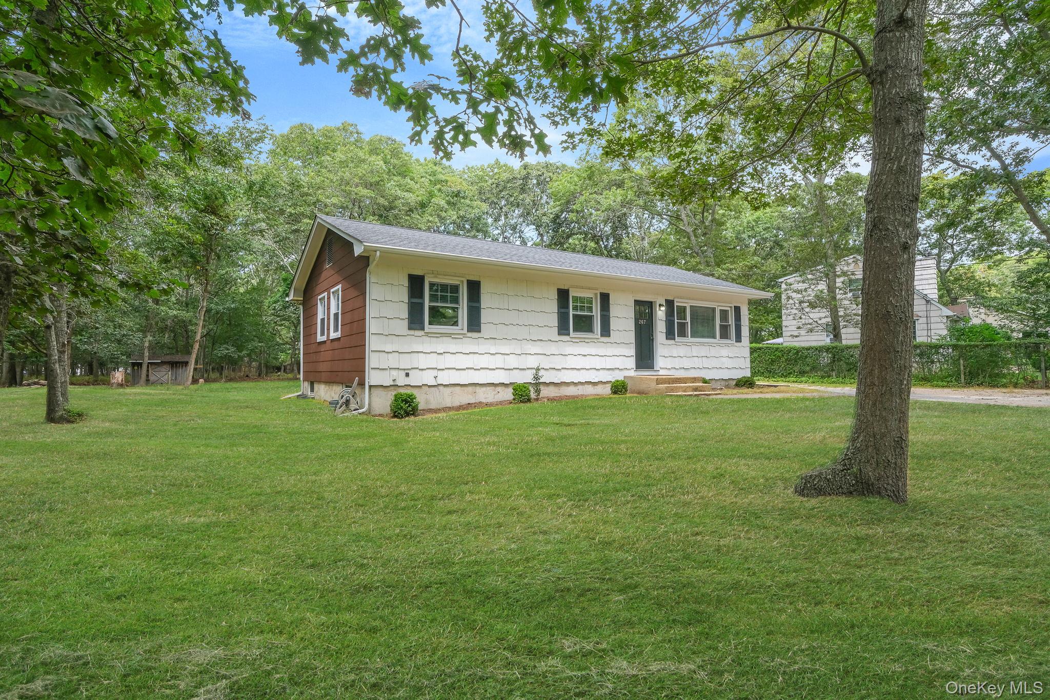 267 Accabonac Road Property Photo 2