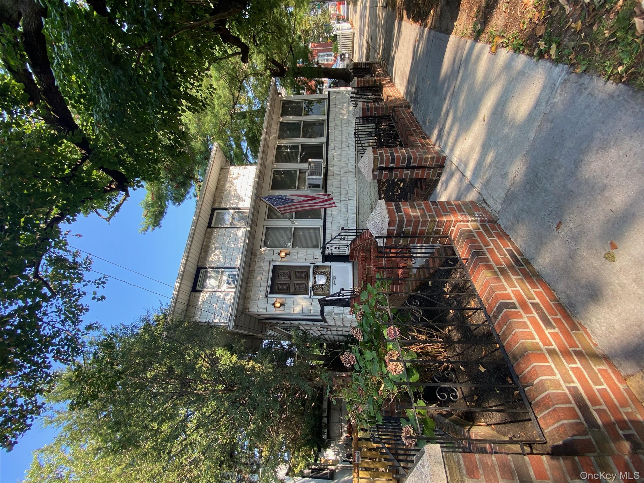 939 College Place Property Photo 1