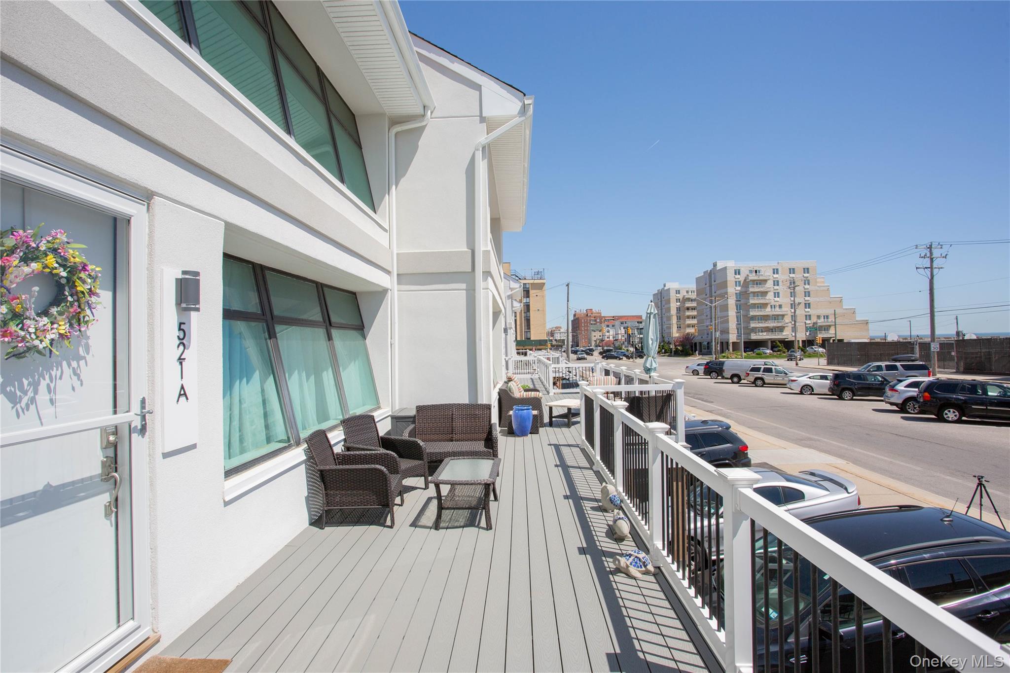 521 W Broadway B Property Photo 4