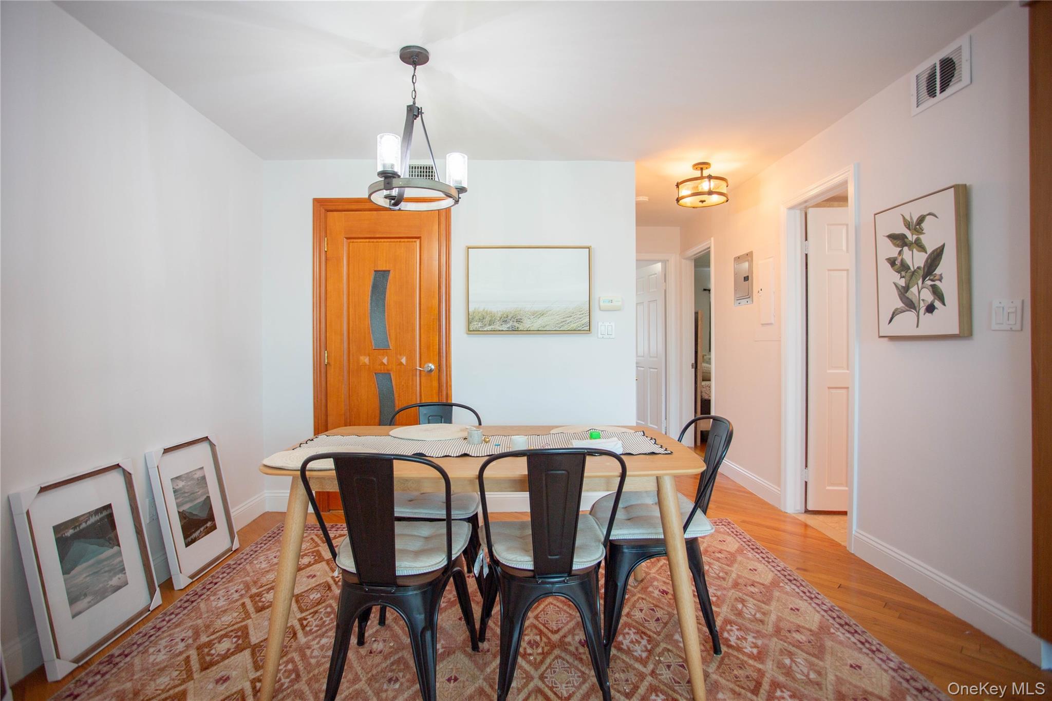 521 W Broadway B Property Photo 5