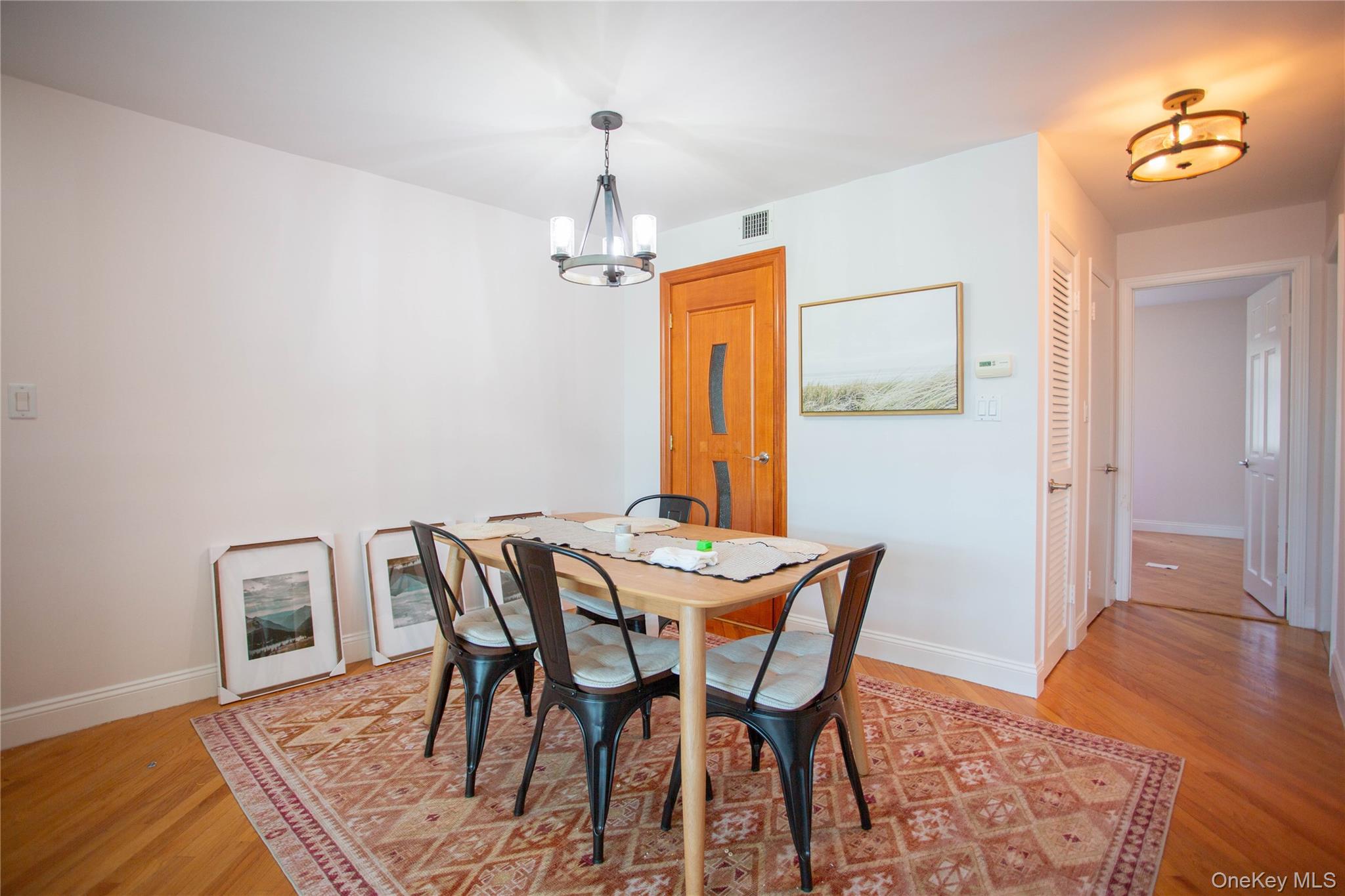 521 W Broadway B Property Photo 6