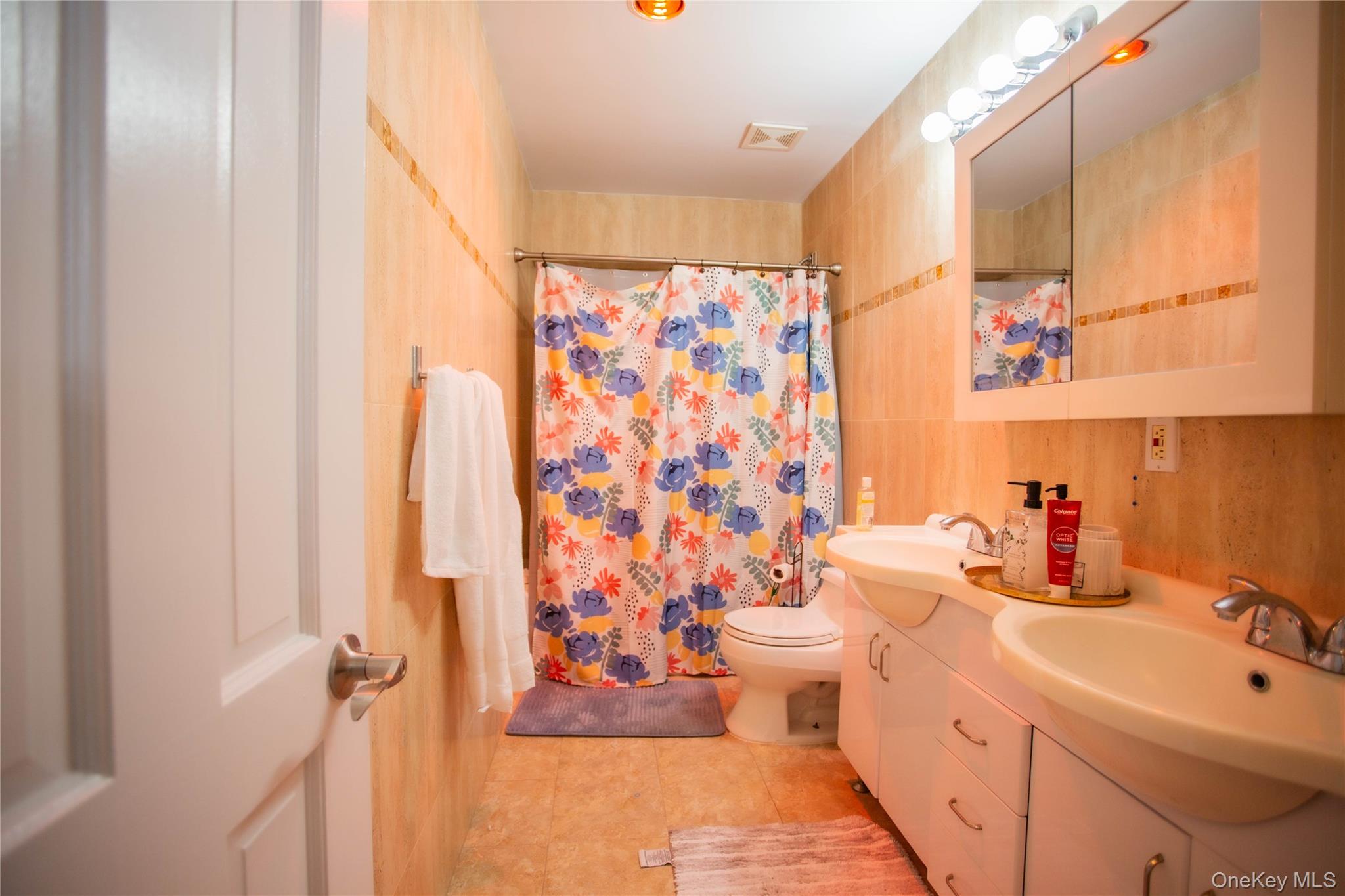 521 W Broadway B Property Photo 13