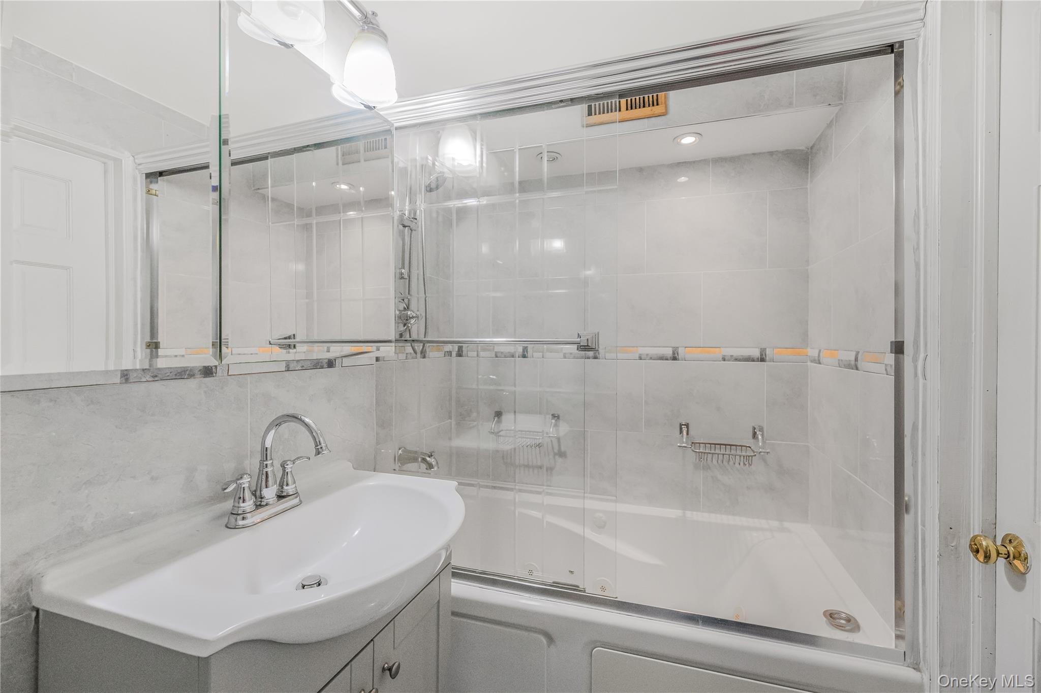 3725 Henry Hudson Parkway 6d Property Photo 12