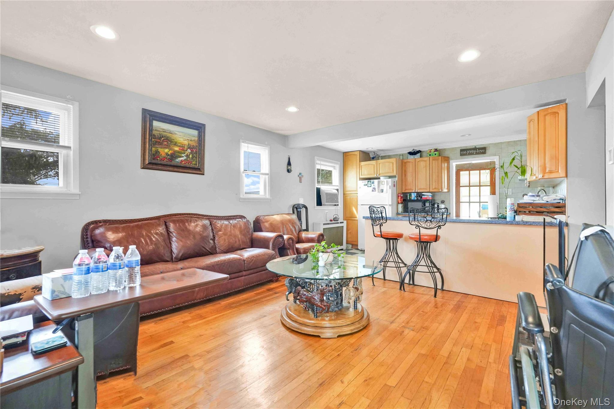 2347 Roosevelt Avenue Property Photo 4