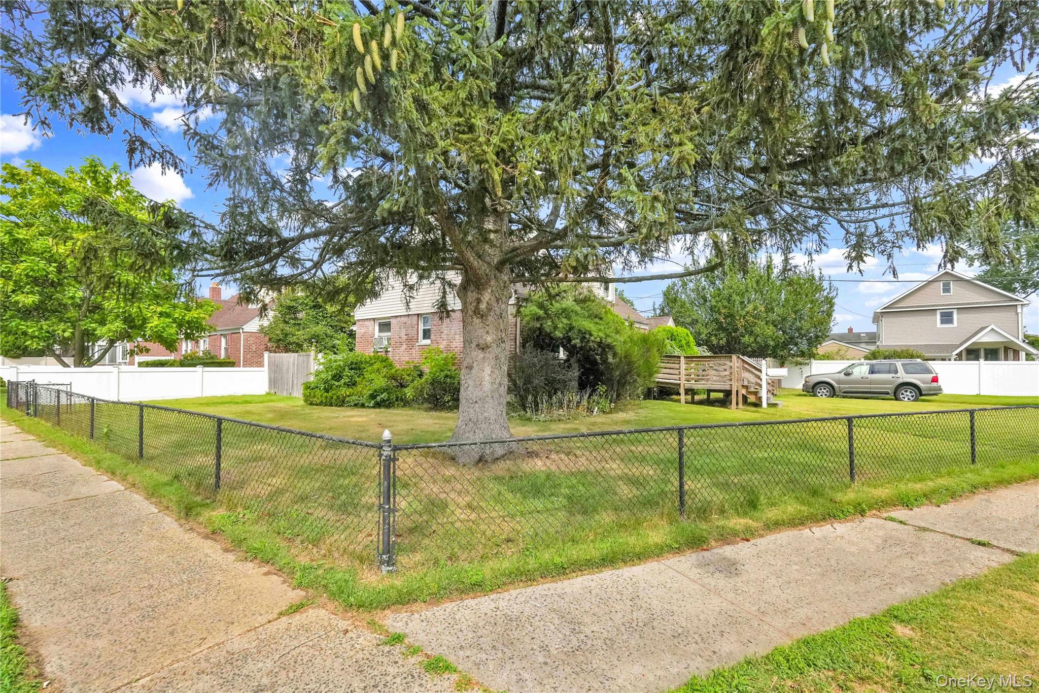 2347 Roosevelt Avenue Property Photo 17
