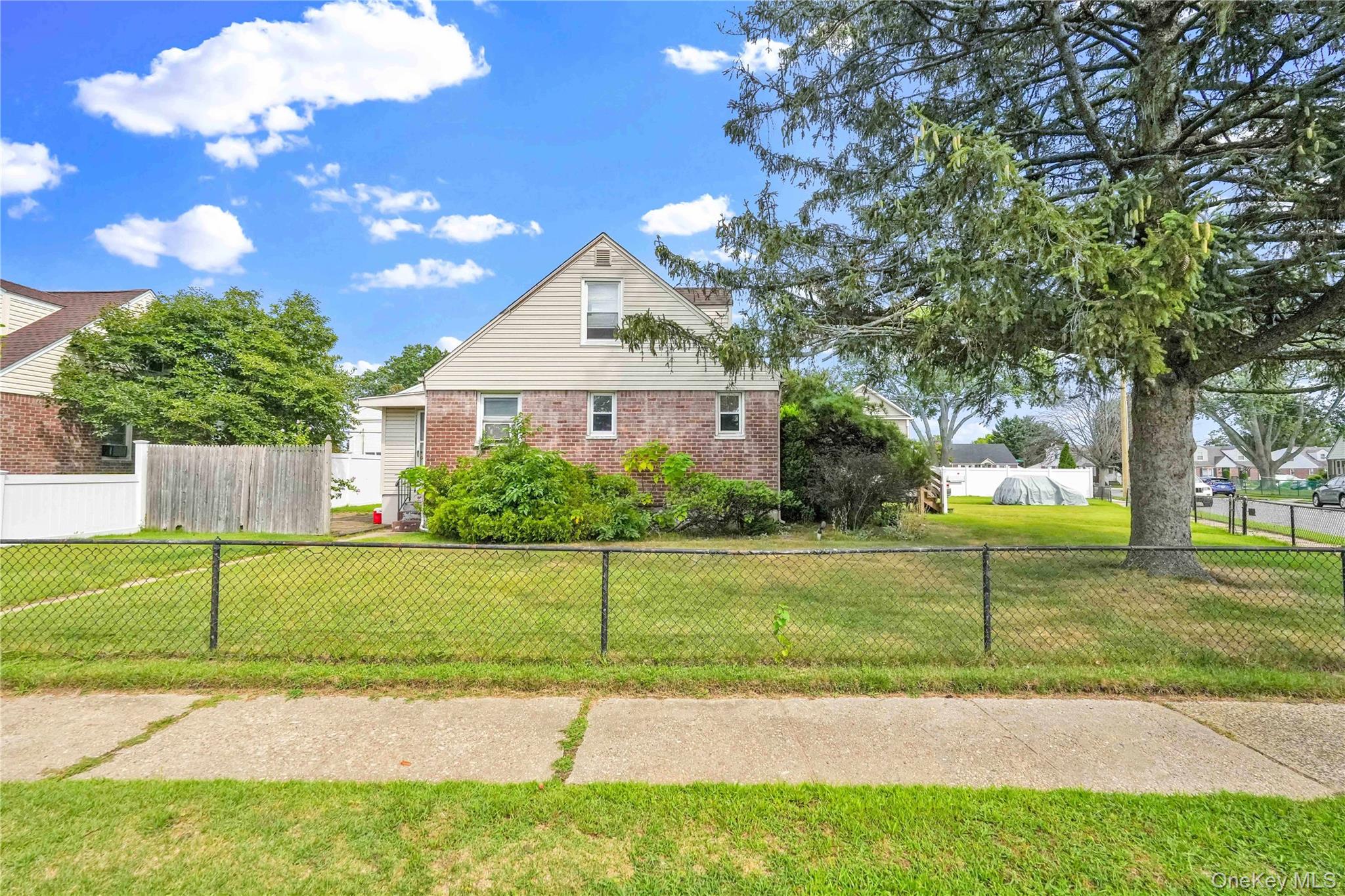 2347 Roosevelt Avenue Property Photo 18
