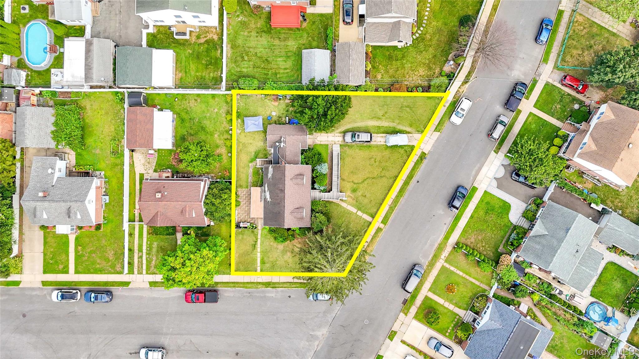 2347 Roosevelt Avenue Property Photo 25