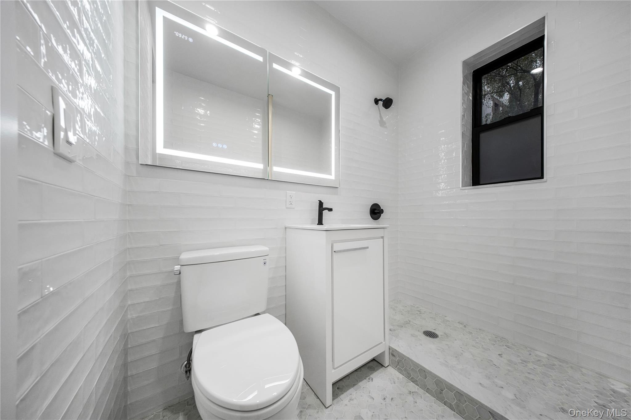 31-14 Crescent Street 5b Property Photo 5