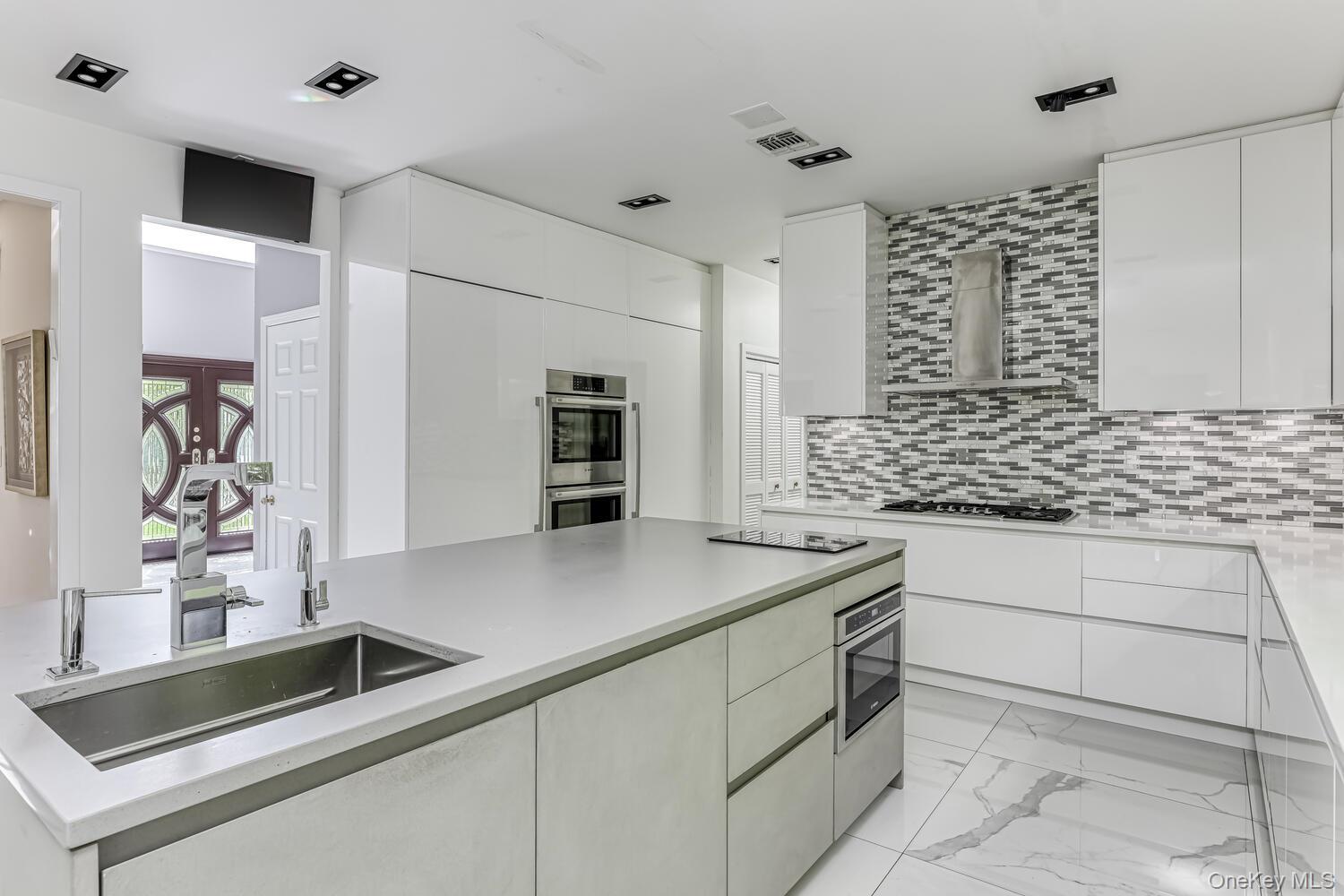 1 Litman Lane Property Photo 13