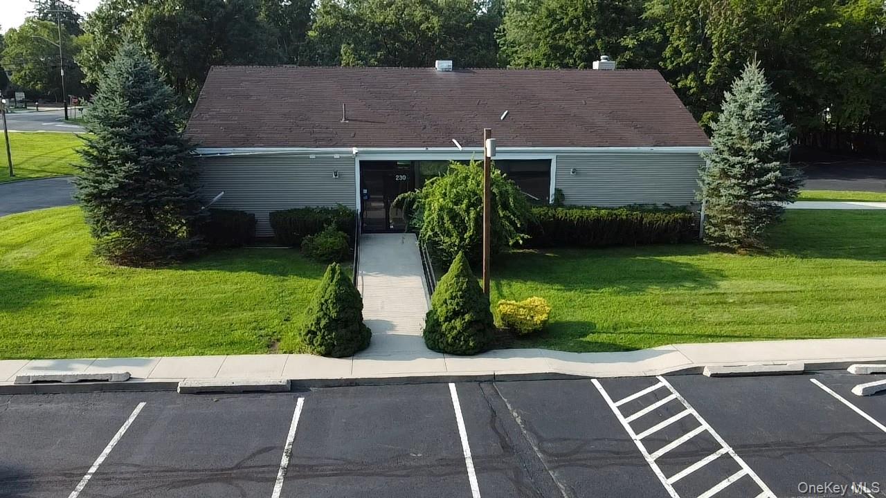 230 N Middletown Road Property Photo 1
