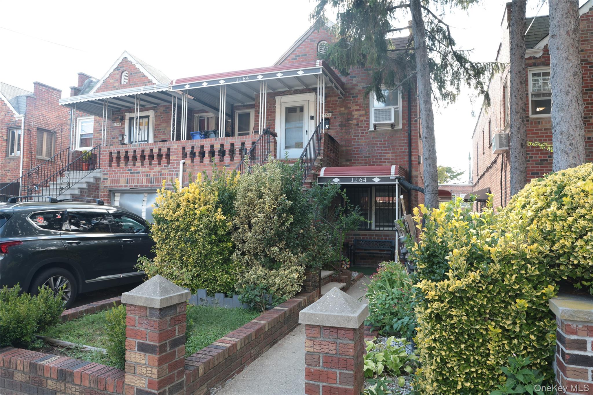 1264 E 52nd Street Property Photo 1