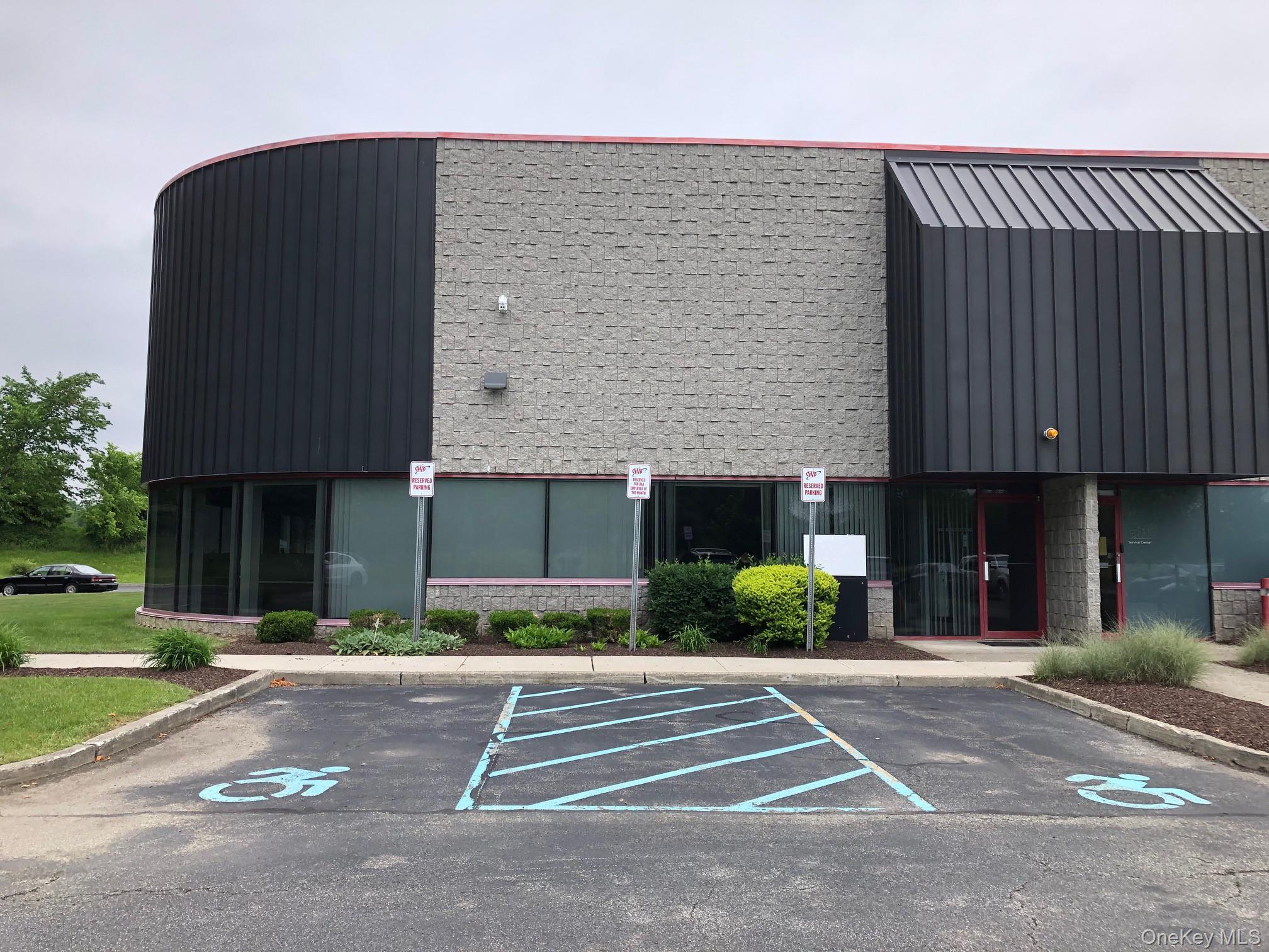 900 Corporate Boulevard Rte17k Property Photo 4