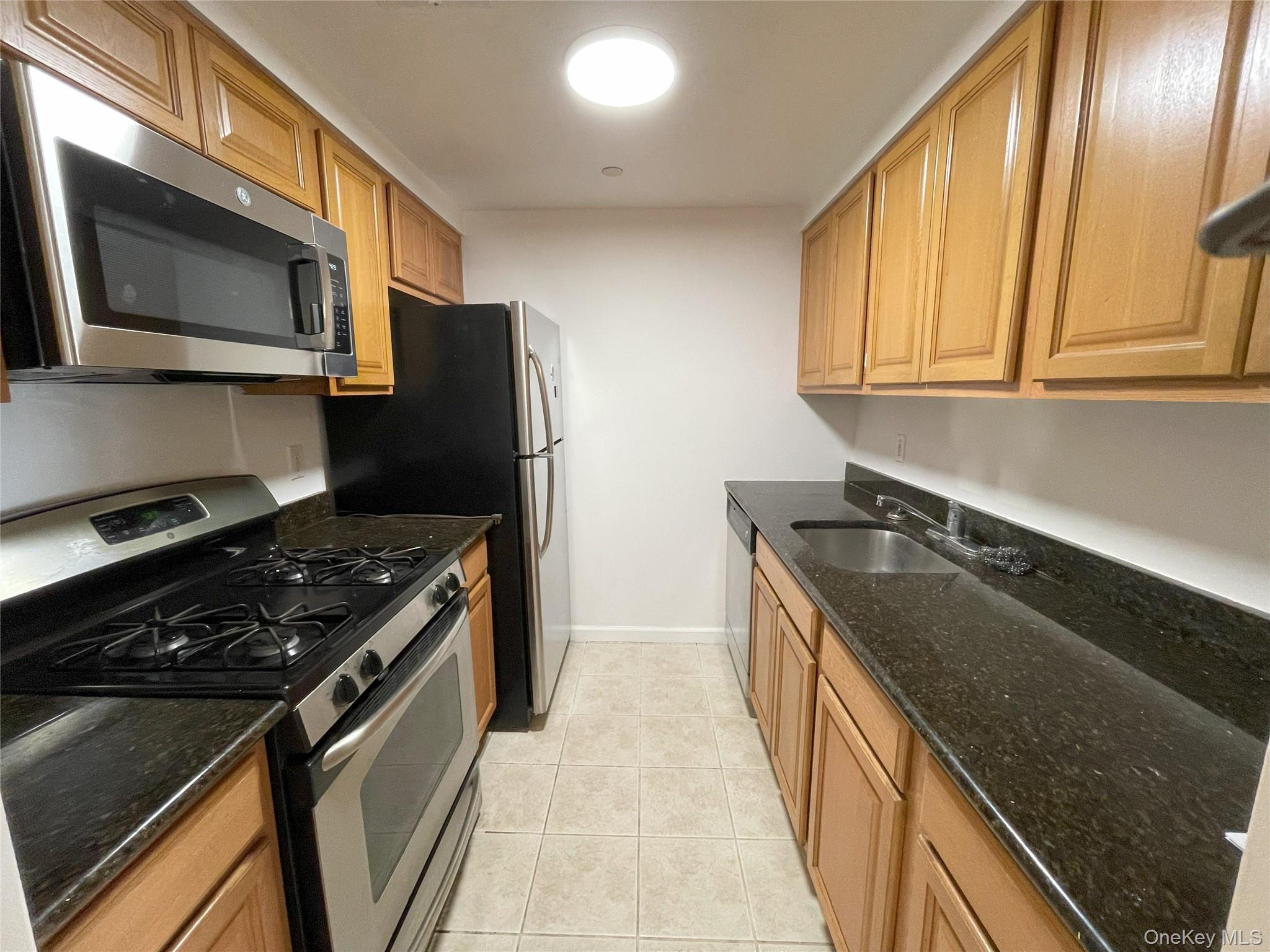 1259 Grant Avenue 8a Property Photo 3