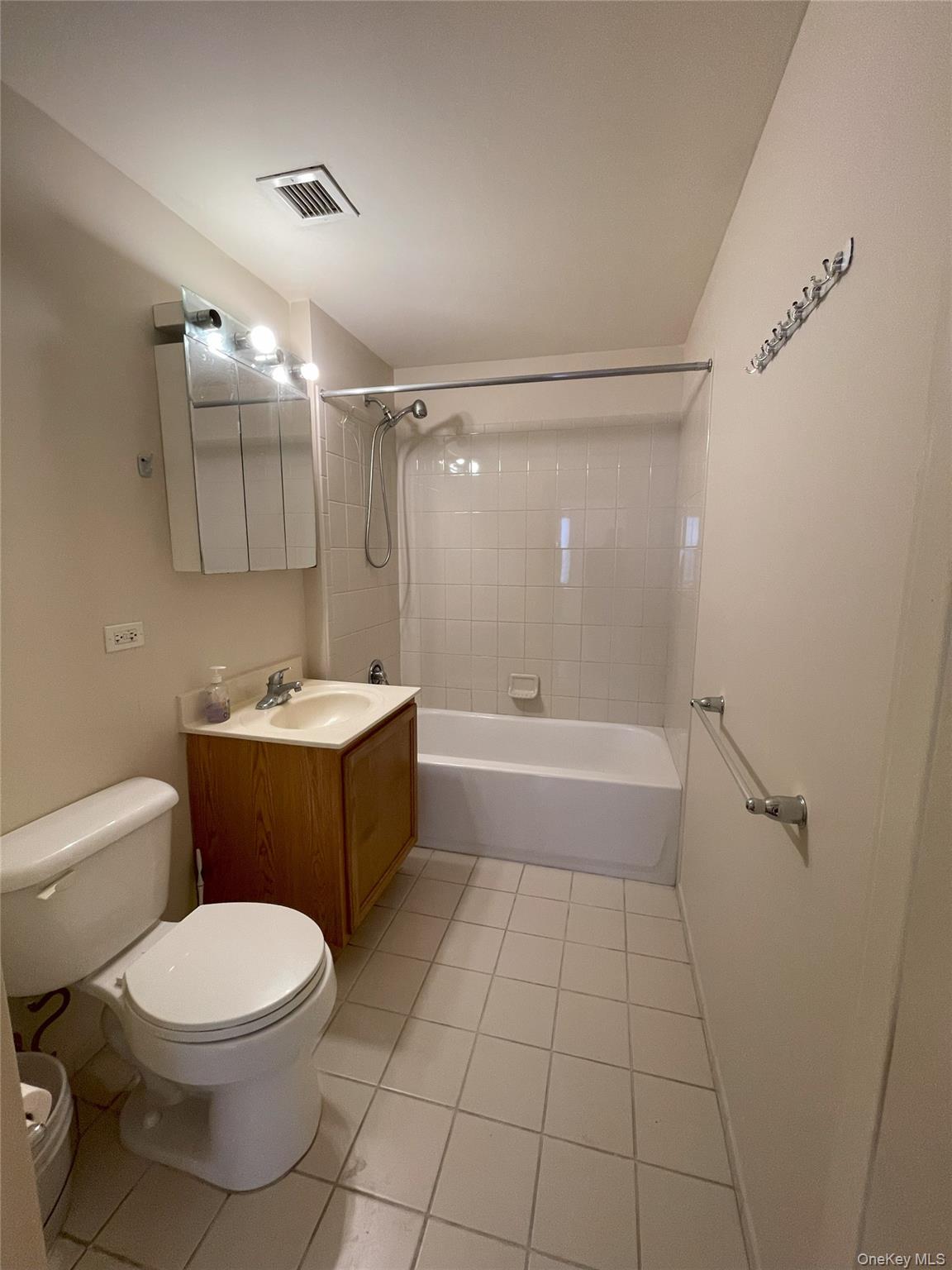 1259 Grant Avenue 8a Property Photo 4