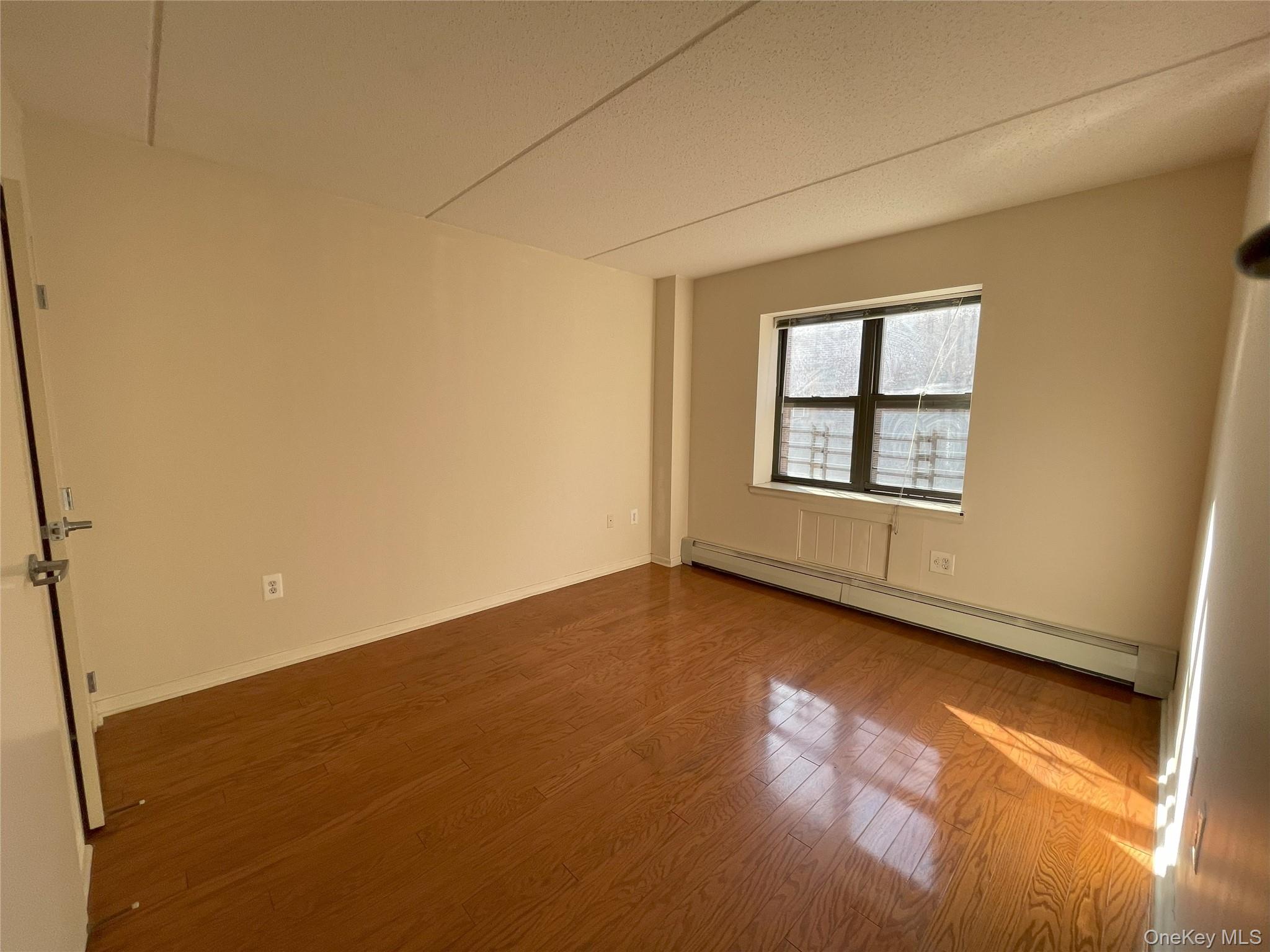 1259 Grant Avenue 8a Property Photo 5