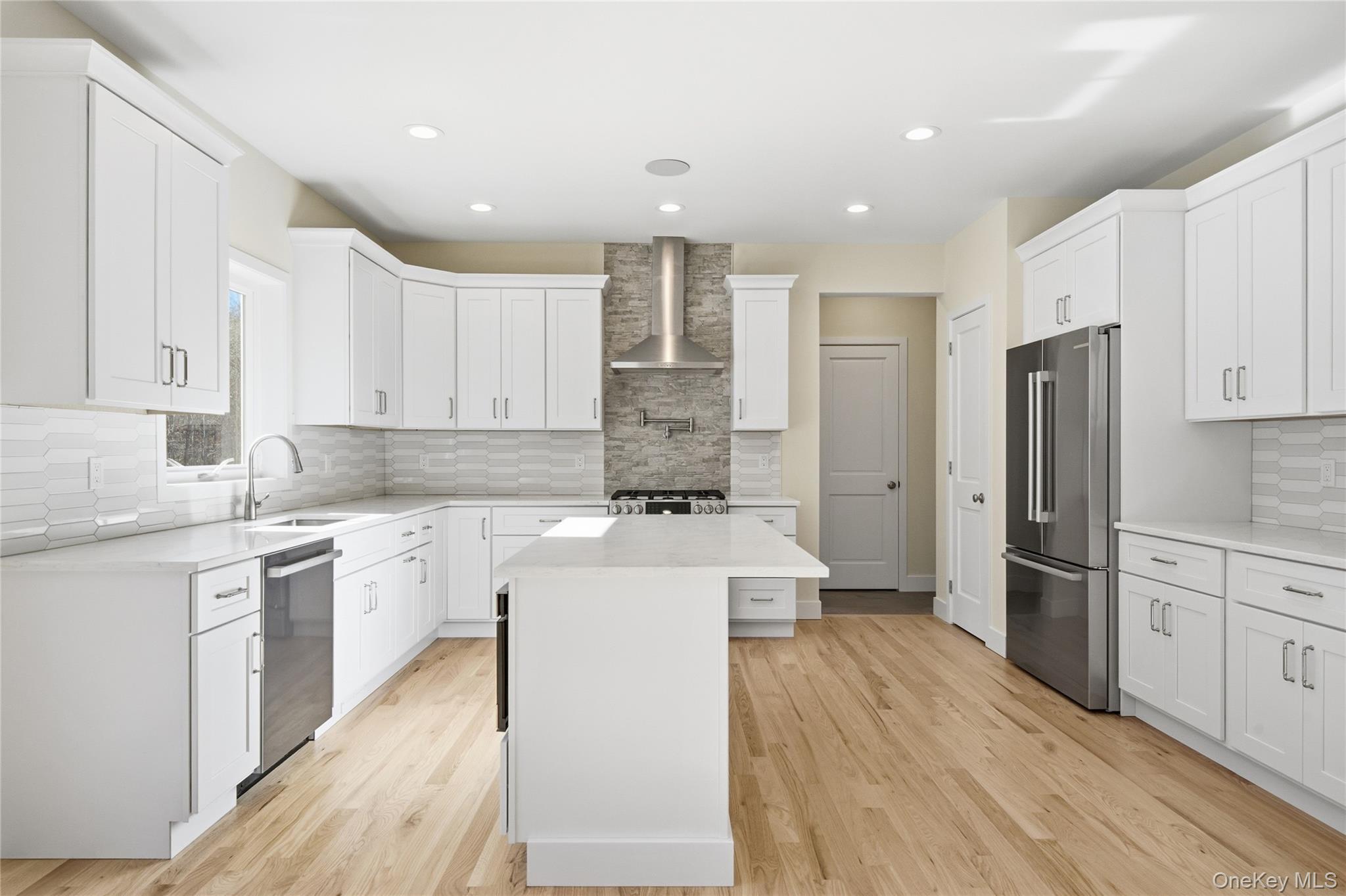 2 Fourth Avenue Property Photo 5