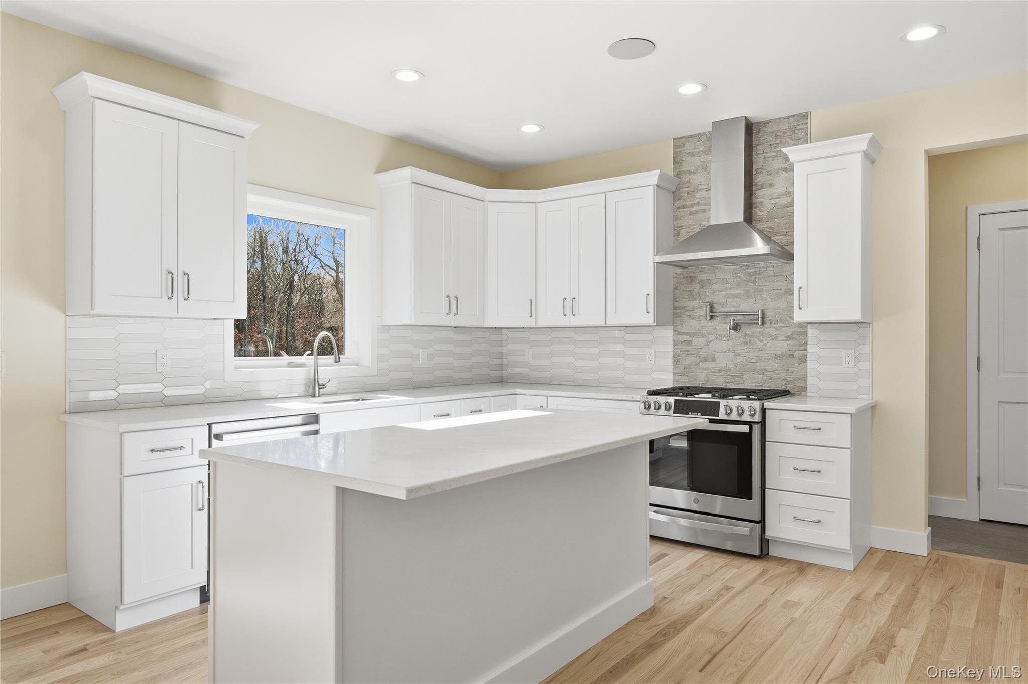 2 Fourth Avenue Property Photo 6