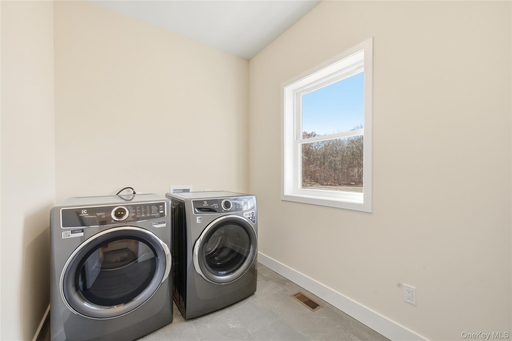 2 Fourth Avenue Property Photo 17