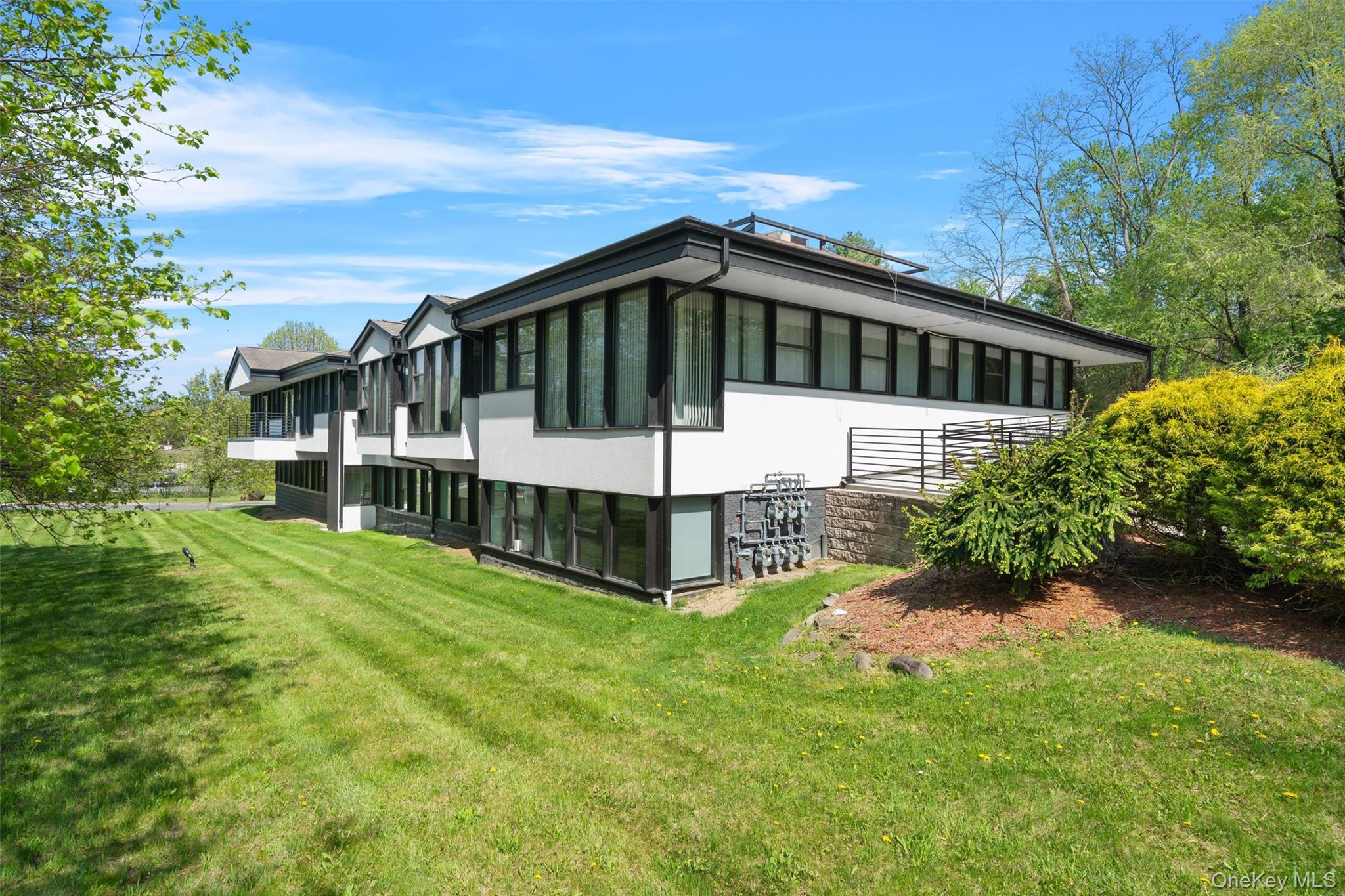 2 Corporate Drive Suite 201 Property Photo 4