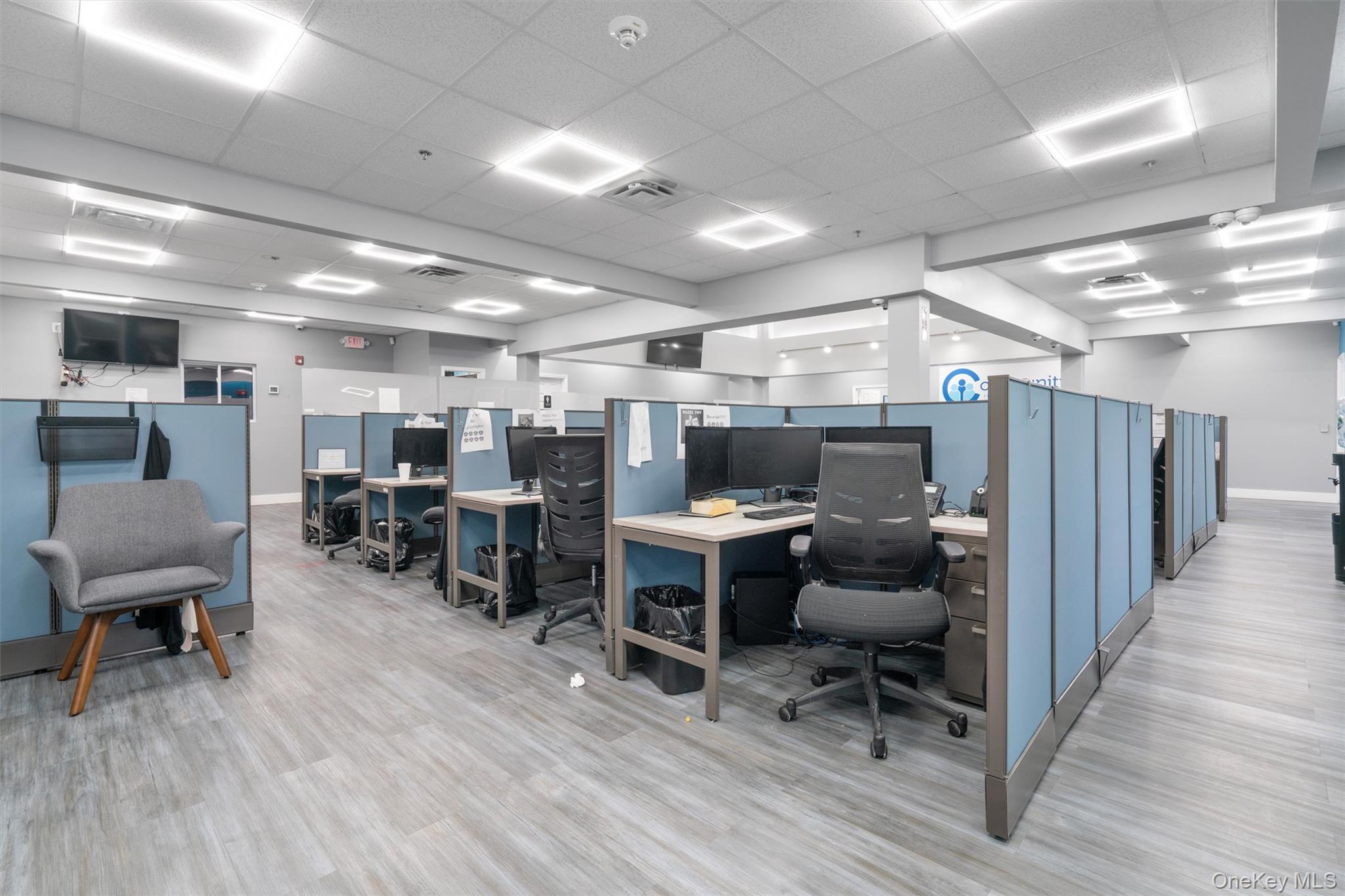 2 Corporate Drive Suite 201 Property Photo 19